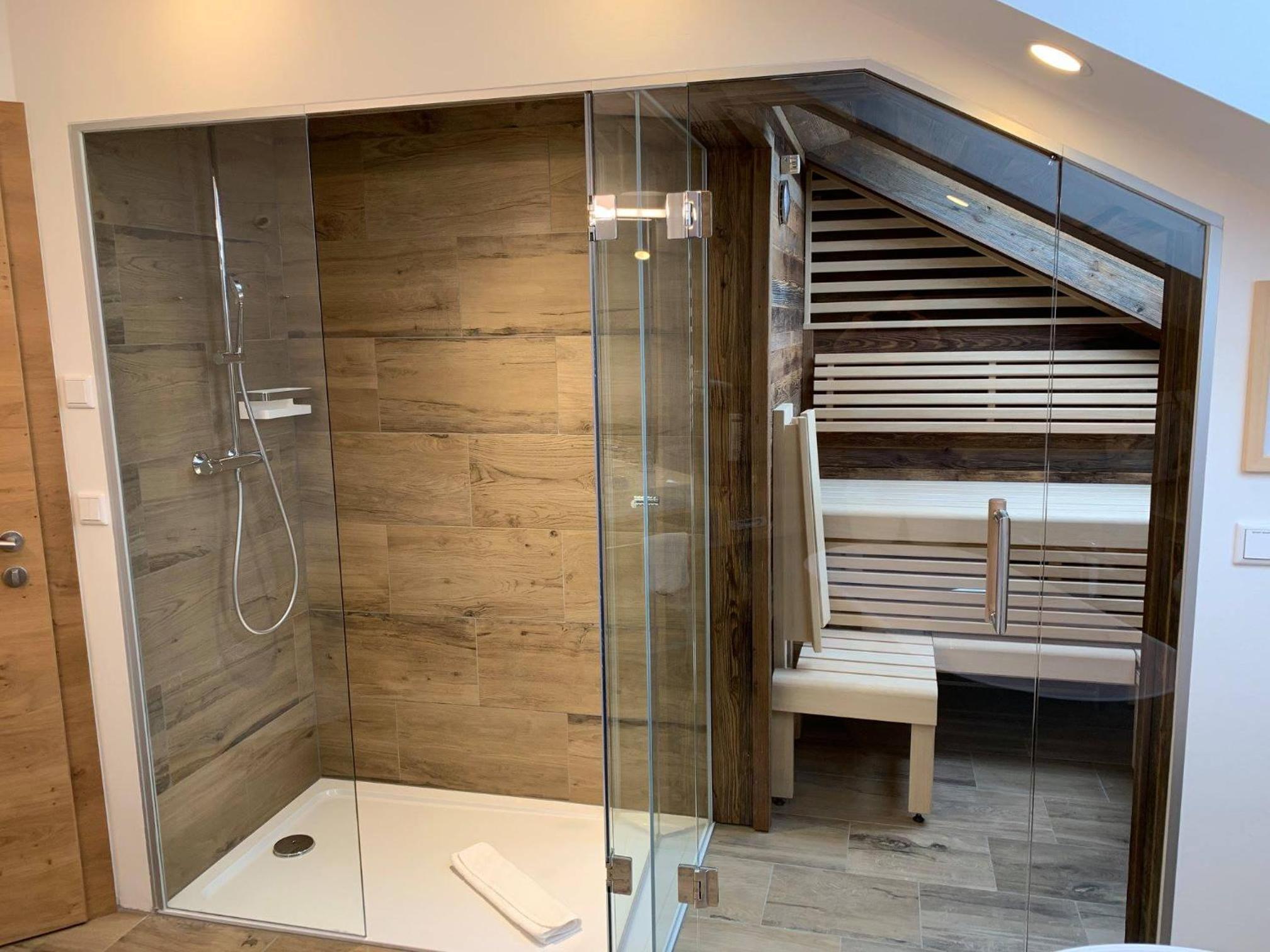 Deluxe Suite - Photo 10