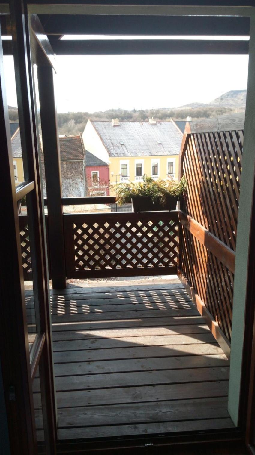 Studio with Balcony - Photo 4
