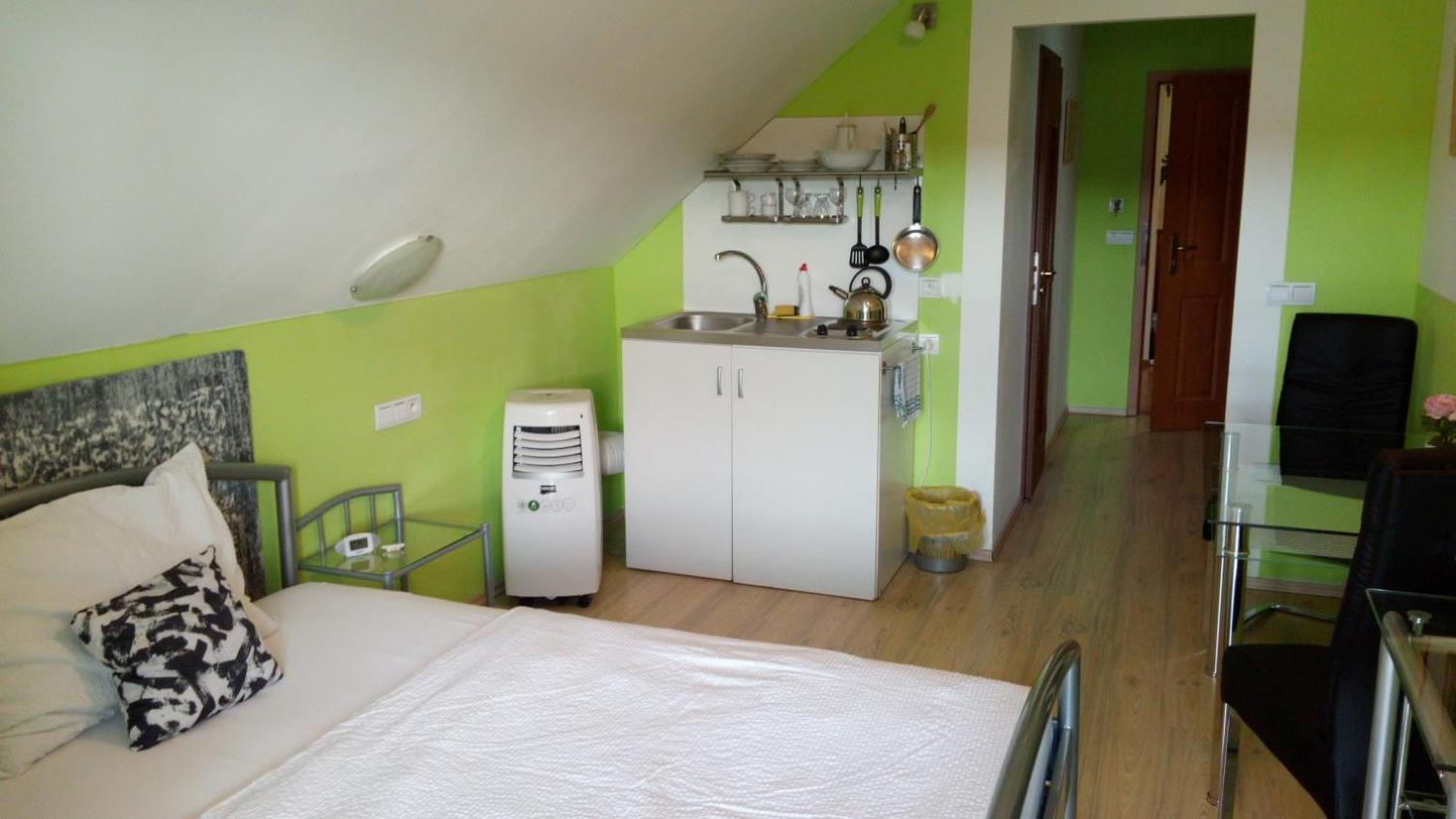 Apartment with Terrace - Photo 1