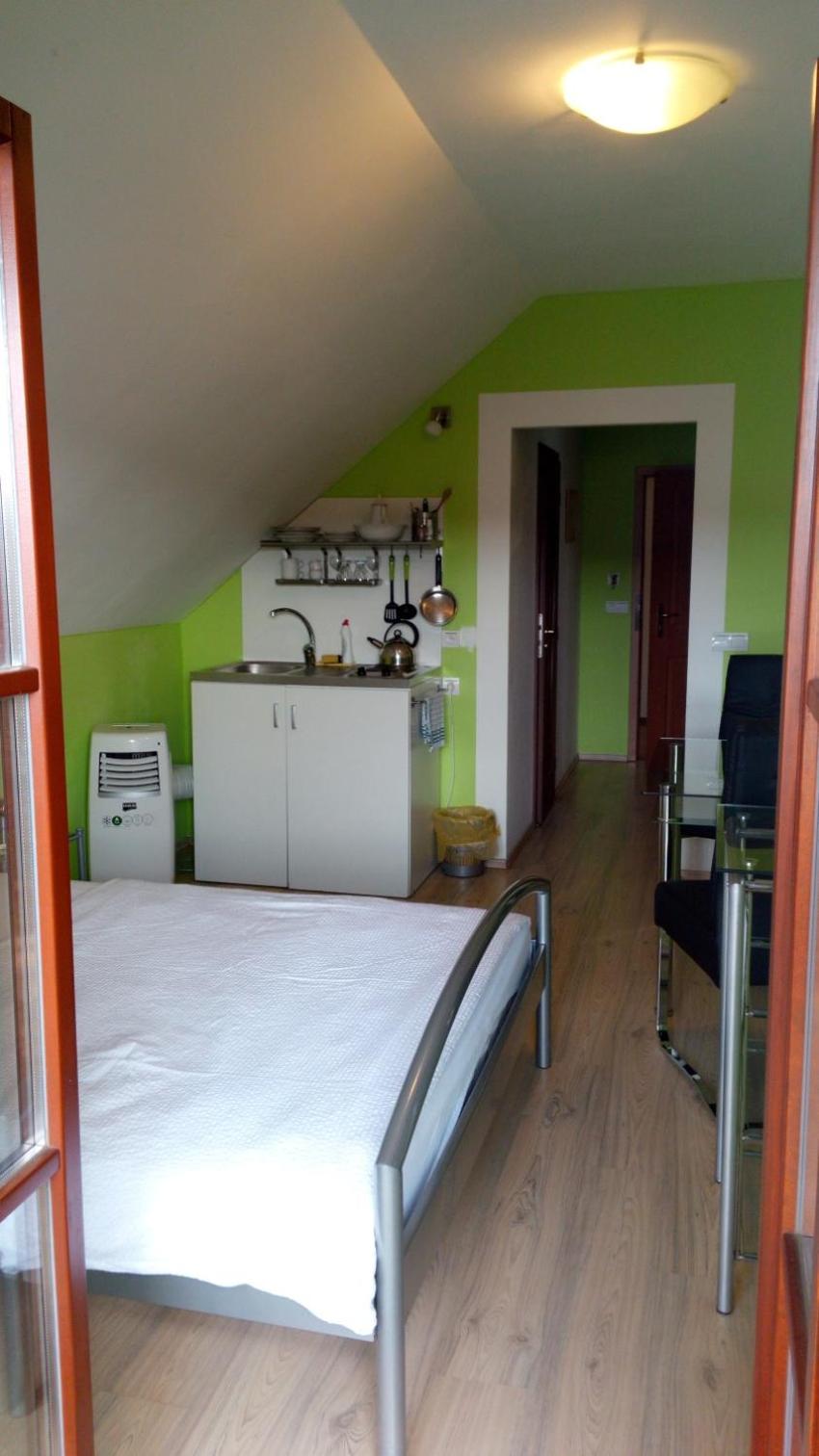 Apartment with Terrace - Photo 2