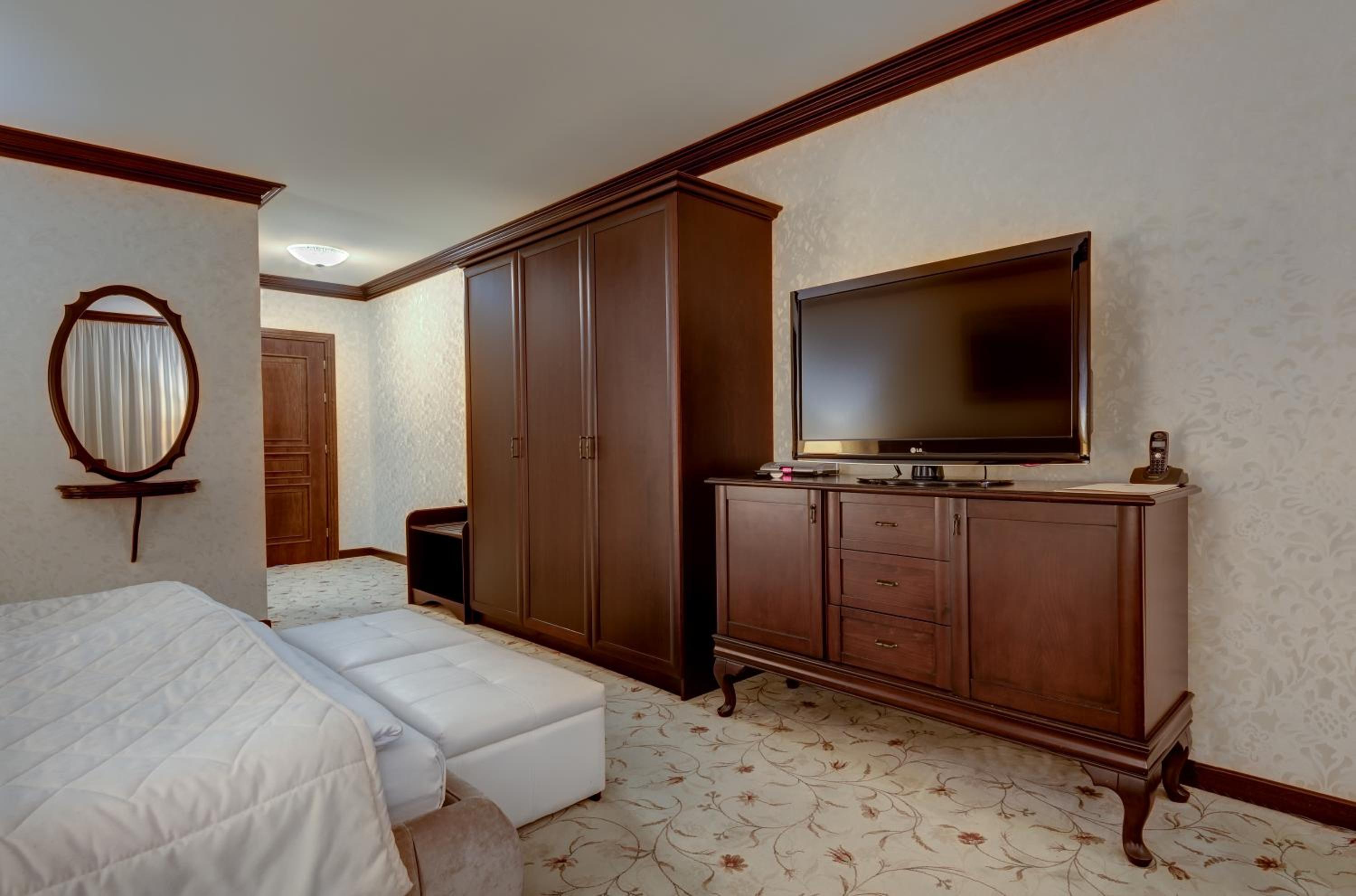 Junior Suite with Balcony photo 1