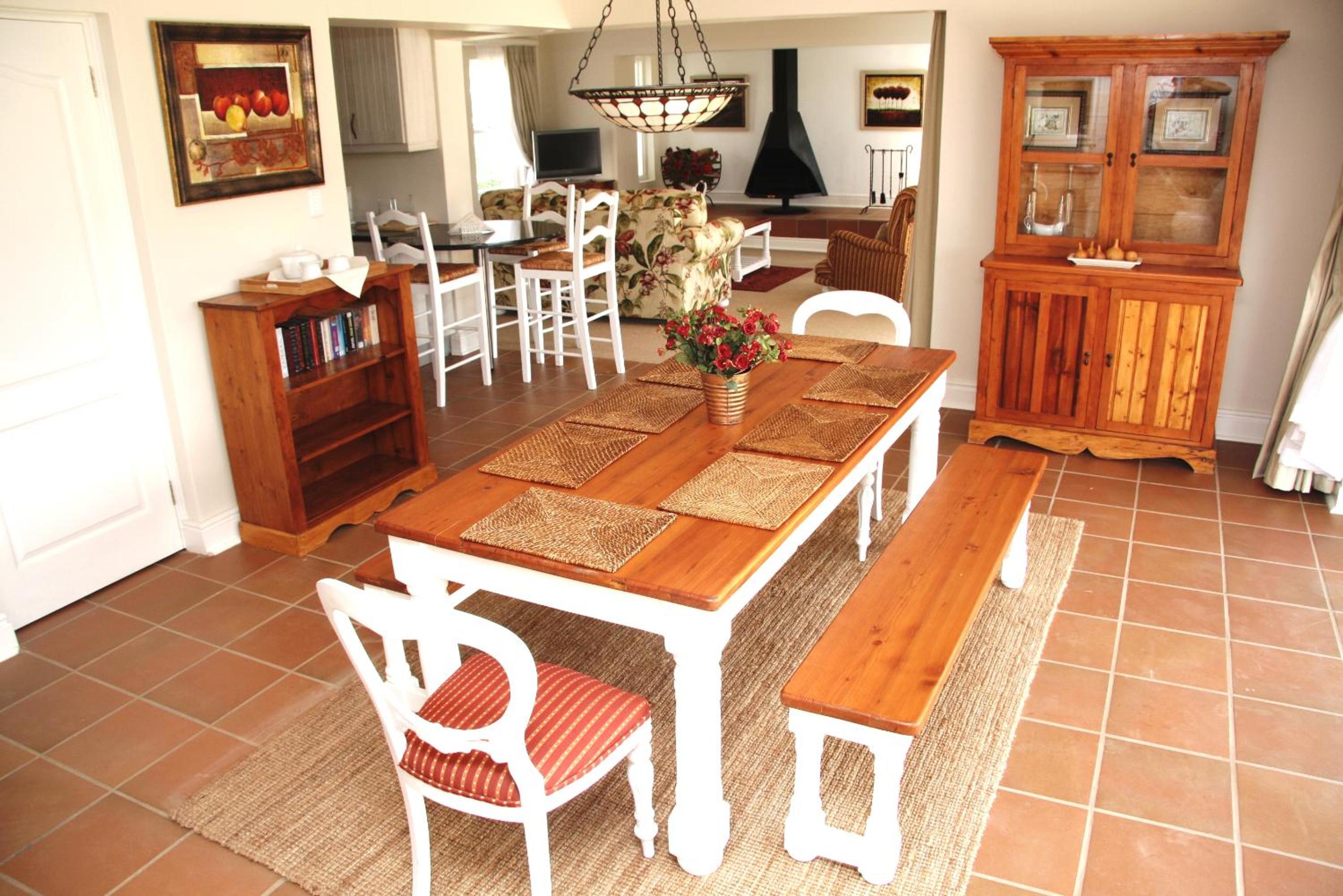 Two-Bedroom Villa - Photo 9