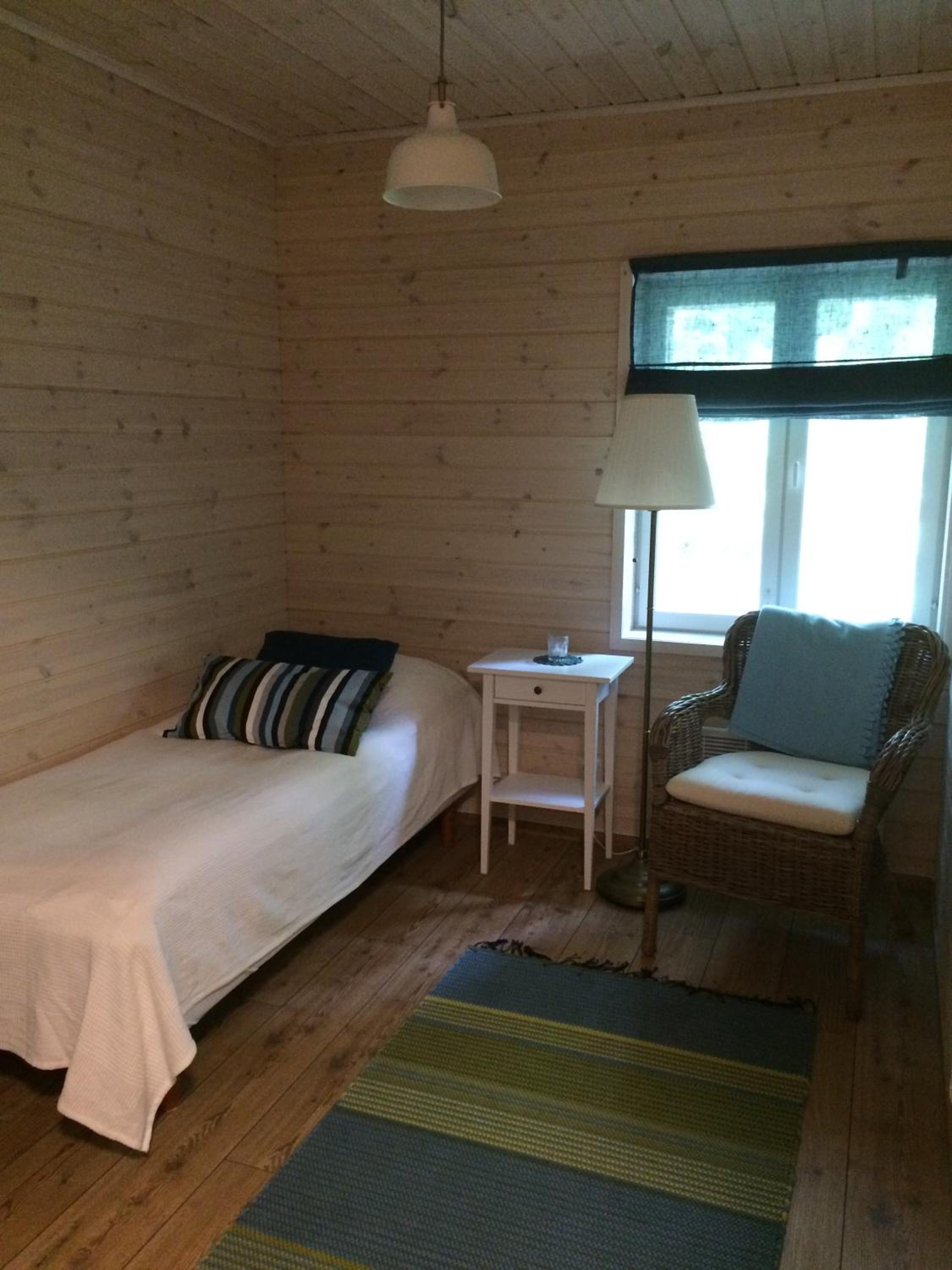 Small Single Room photo 1