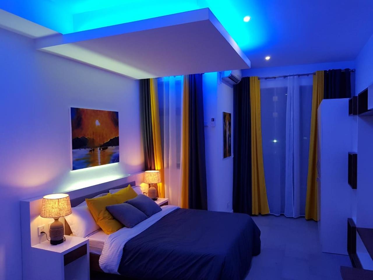 One-Bedroom Apartment photo 1