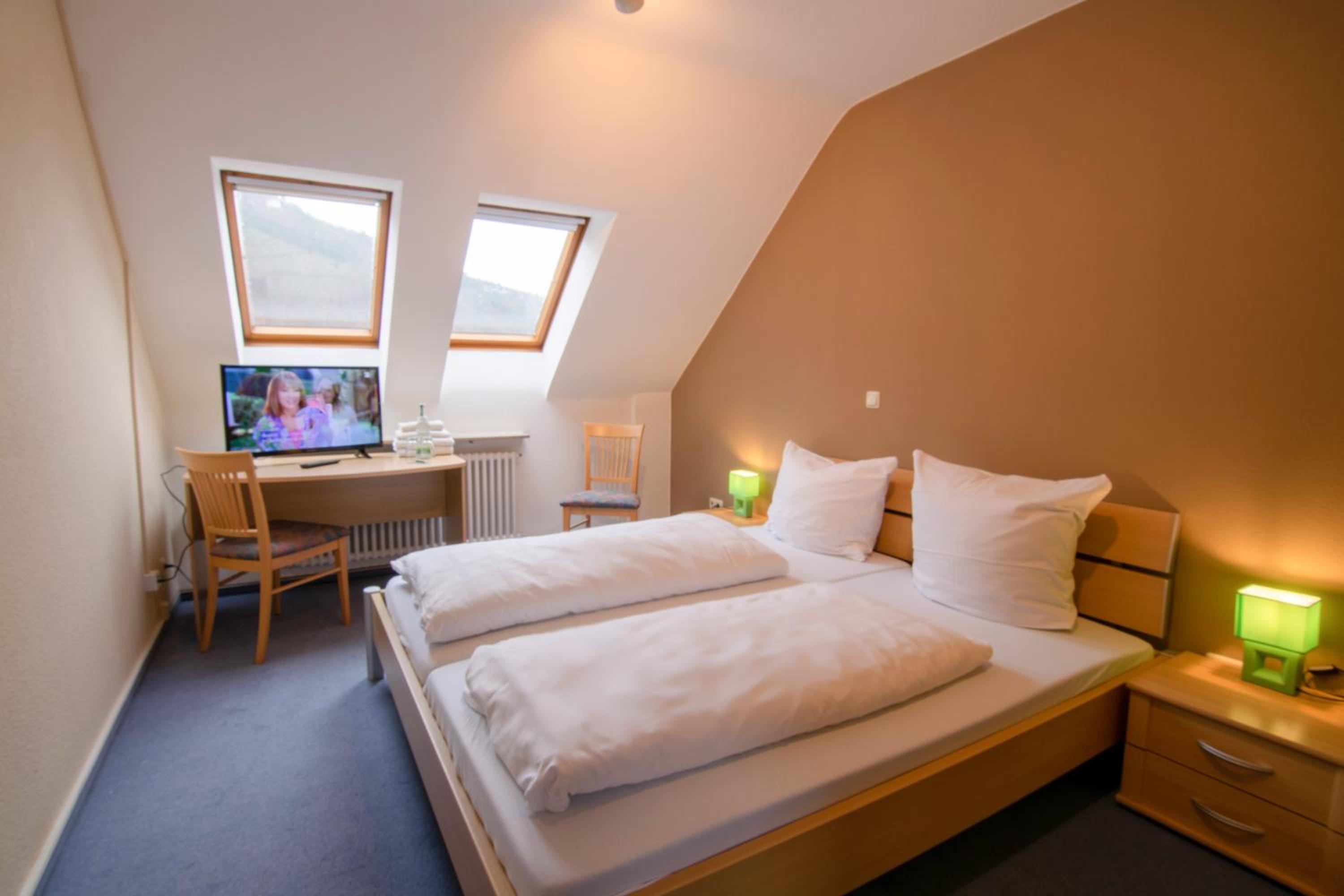 Budget Double Room photo 3