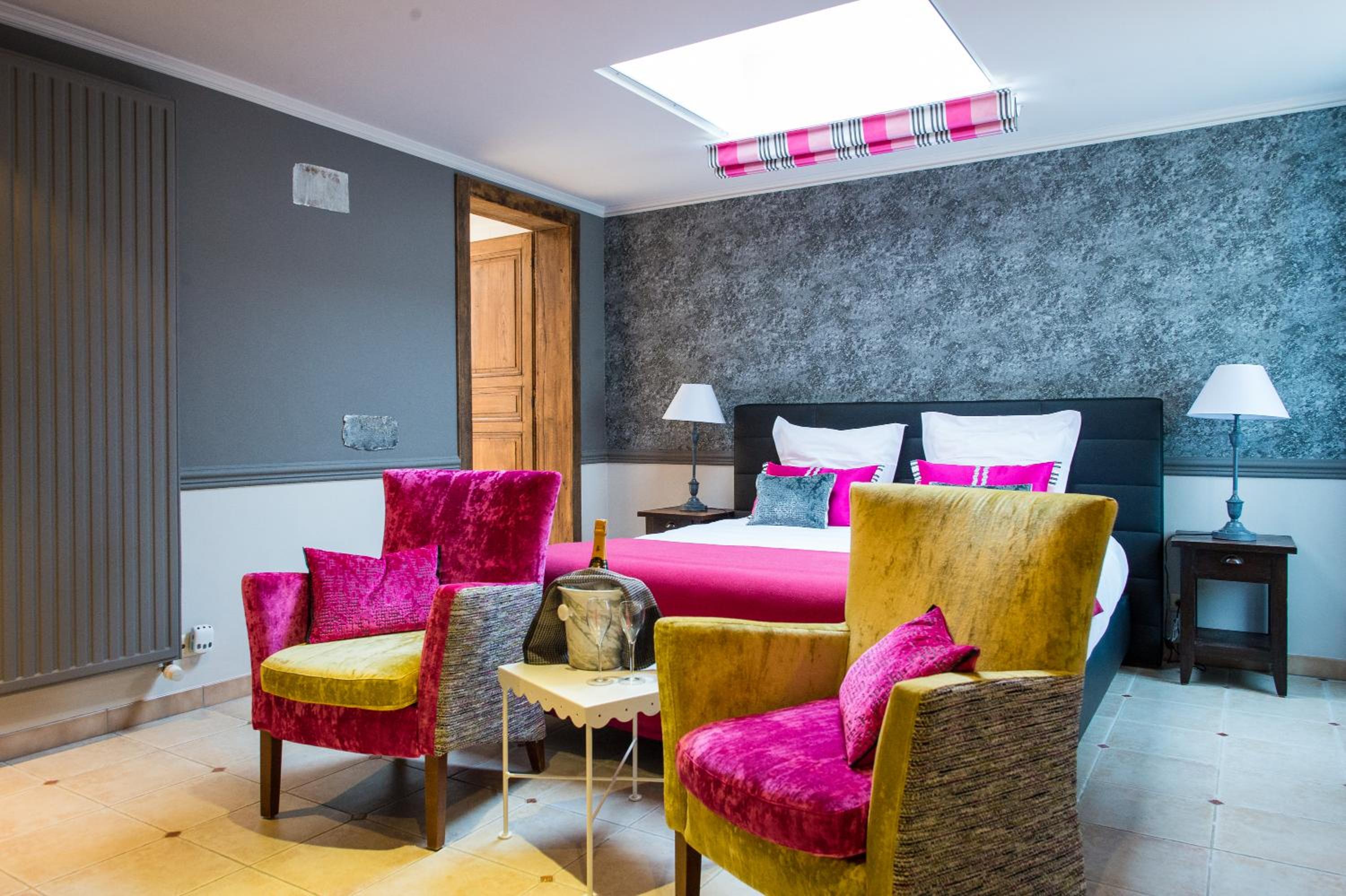 Queen Room with Garden View
