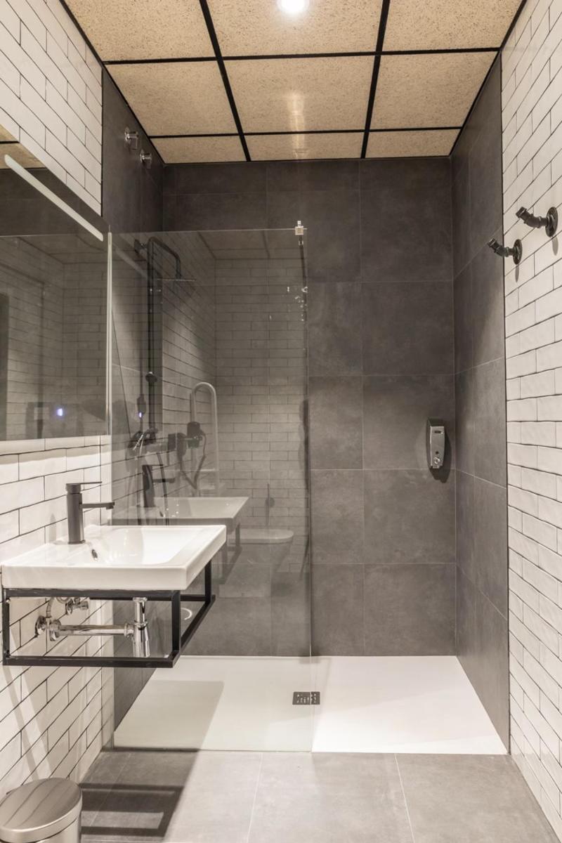 Quadruple Room - Disability Access - Photo 2