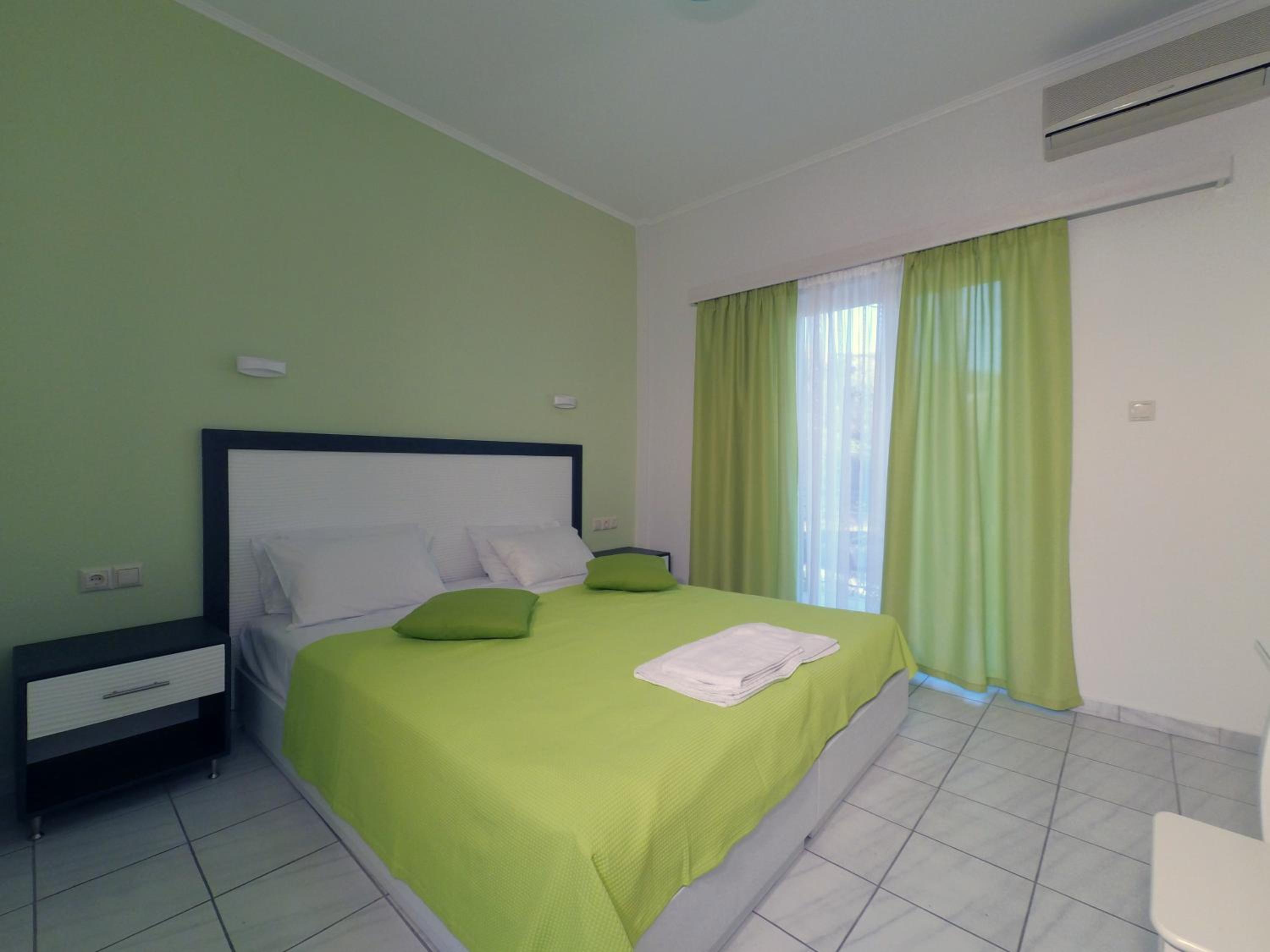Studio with Sea View (2 Adults)