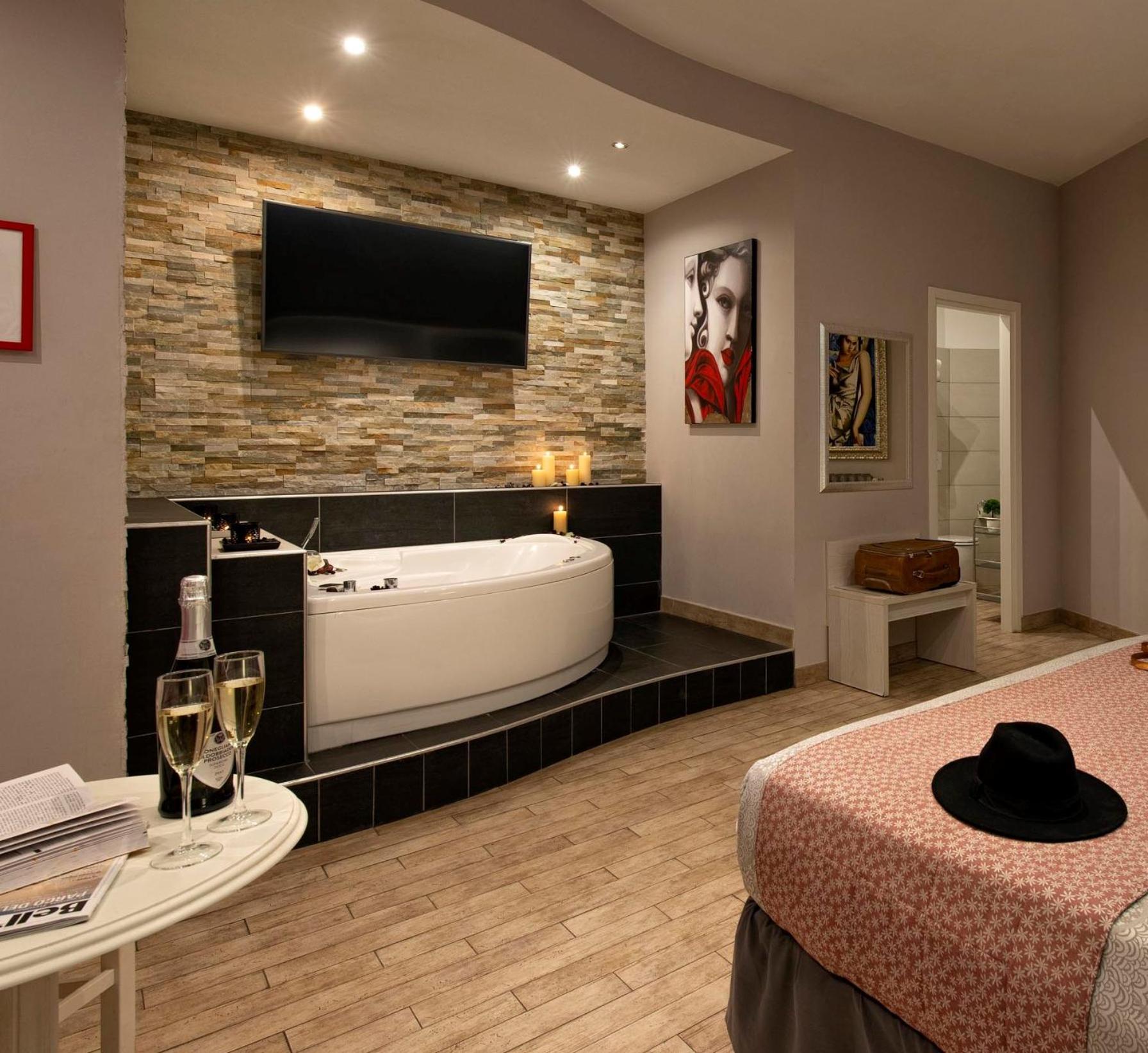 Luxury Double Room with Spa Bath photo 1