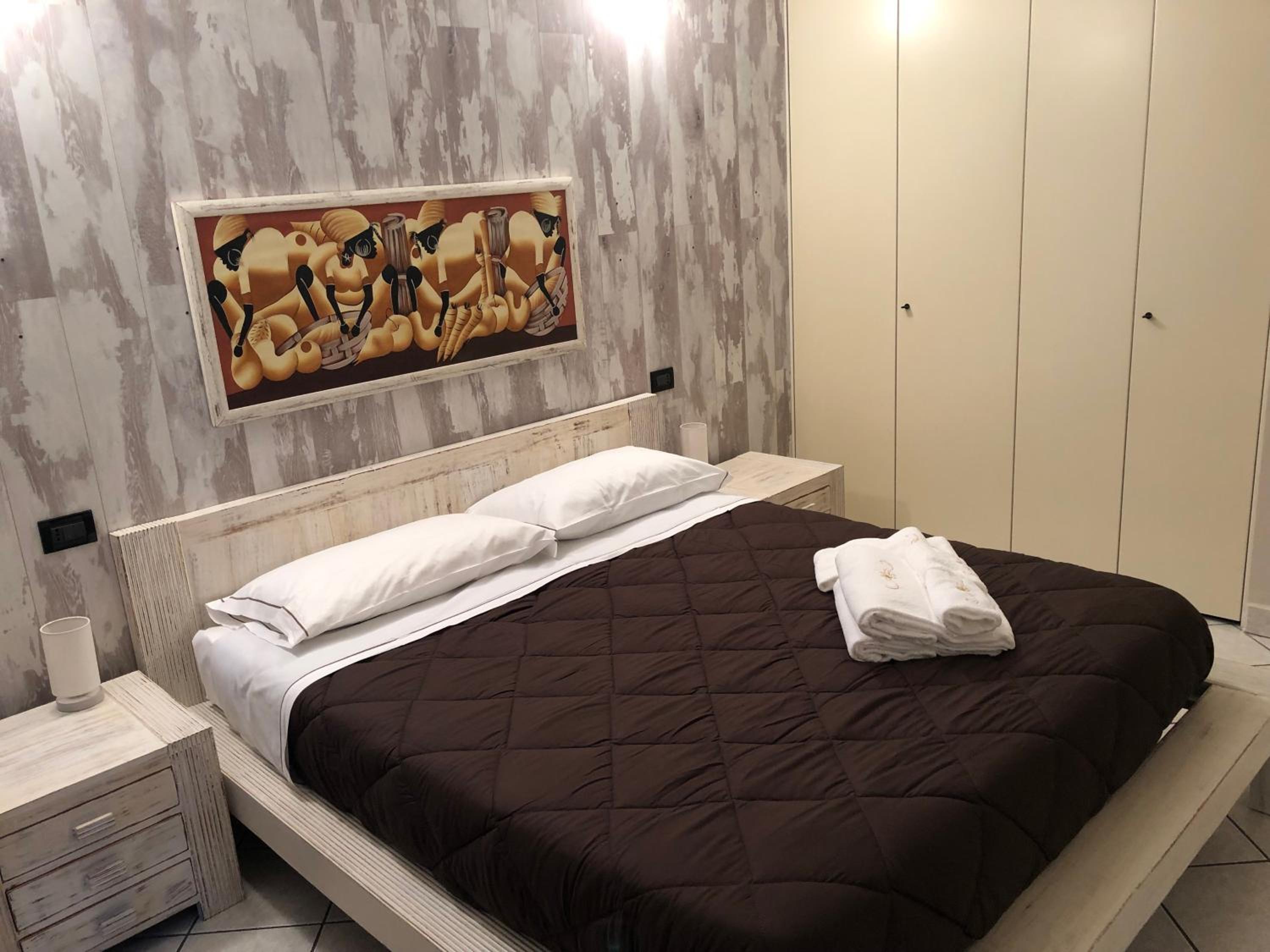 Three-Bedroom Apartment - Photo 3
