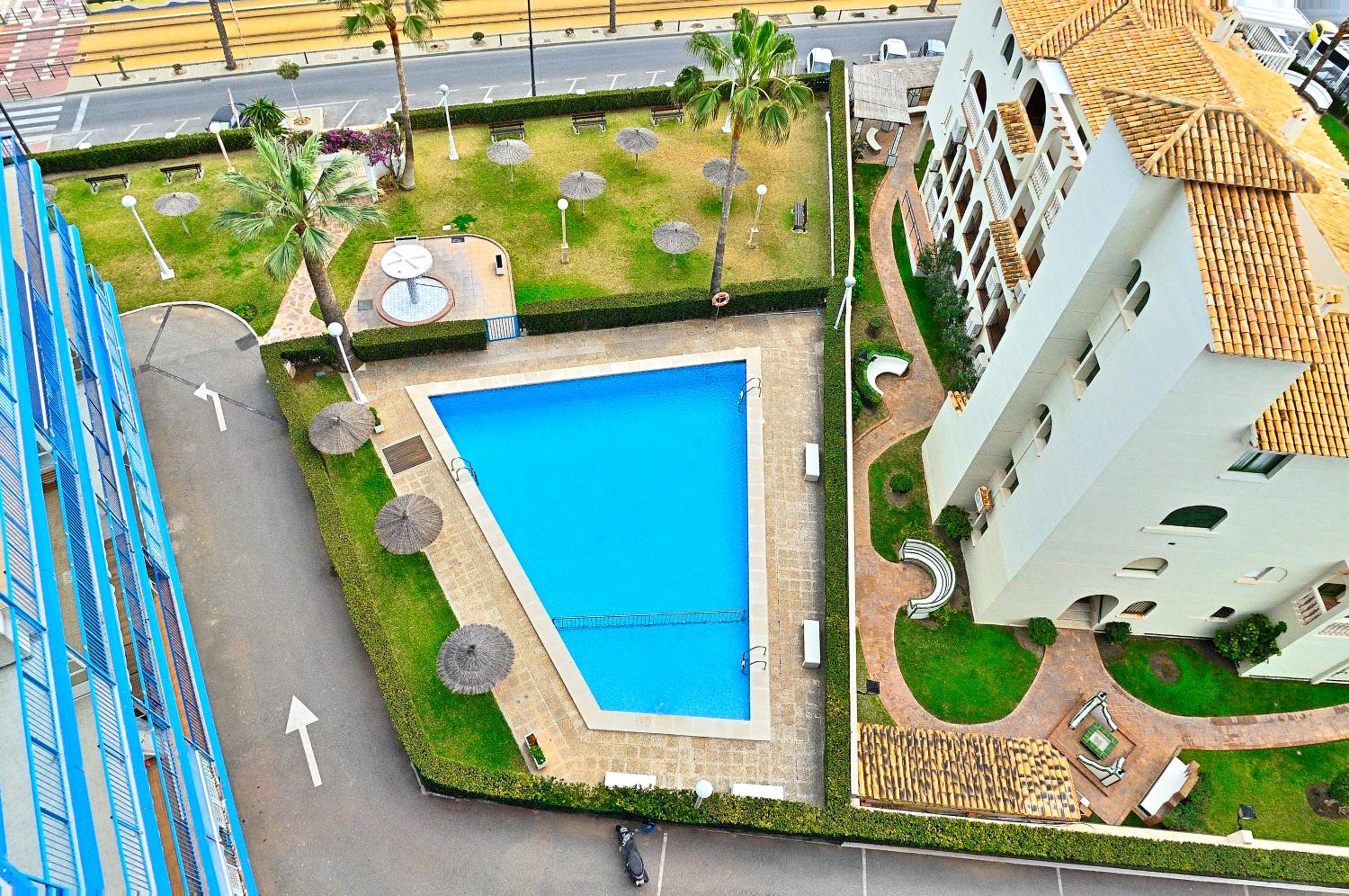 Apartment with Terrace and Sea View photo 3