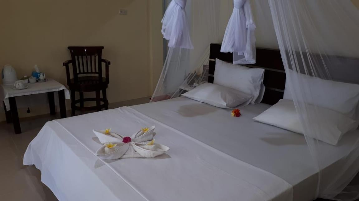 Deluxe King Suite photo 3