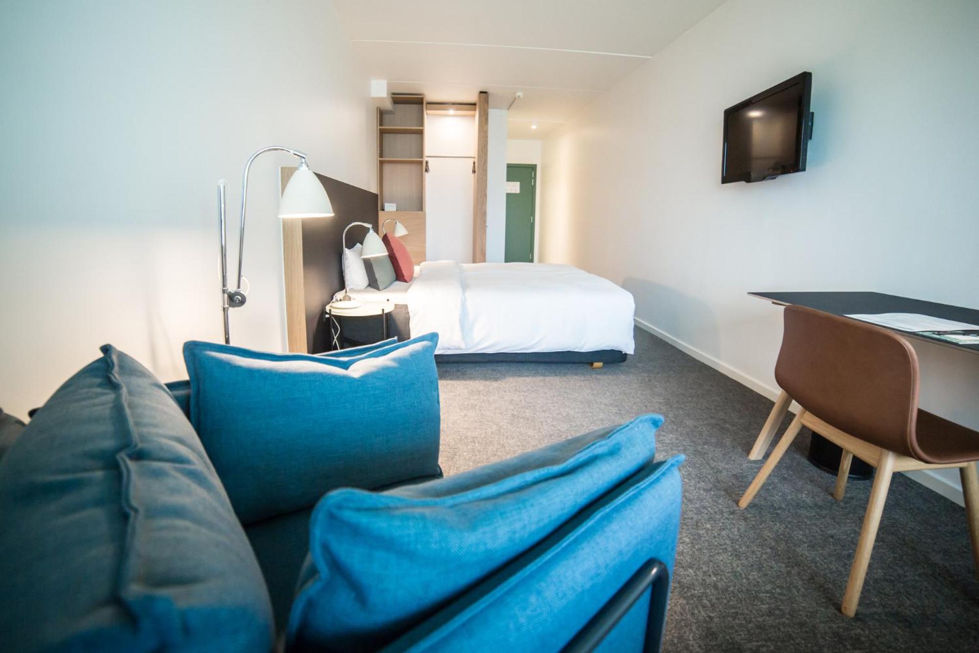 Superior Twin Room with View - Photo 3