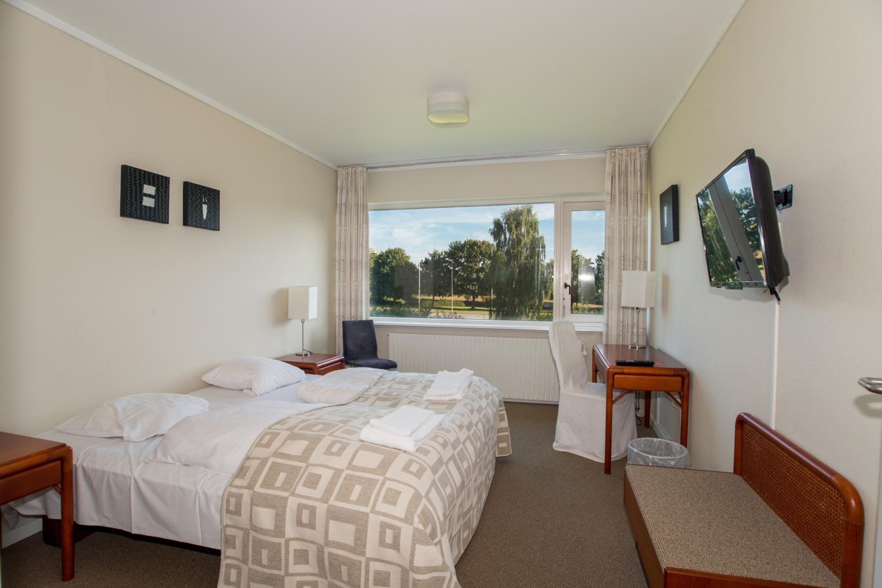 Large Double Room