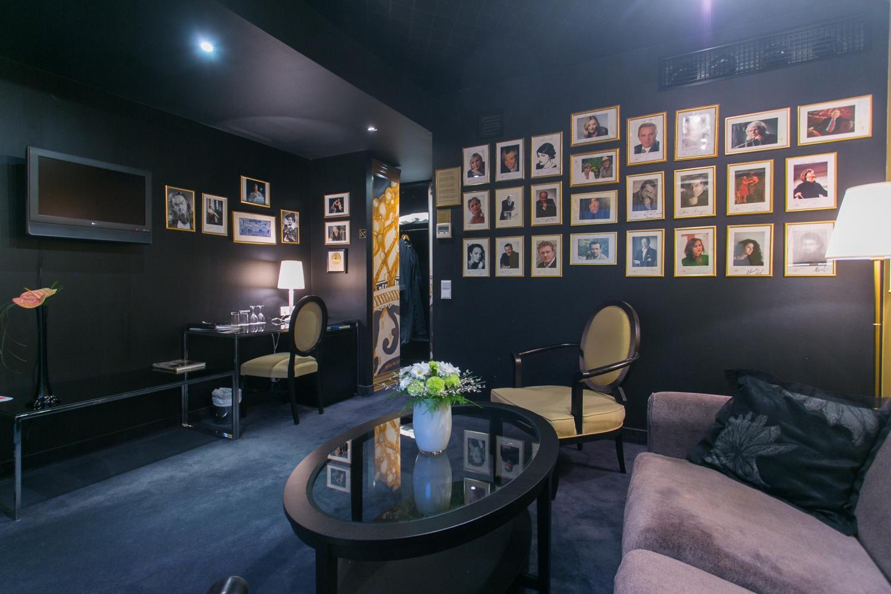 Modern Opera Suite - Photo 1