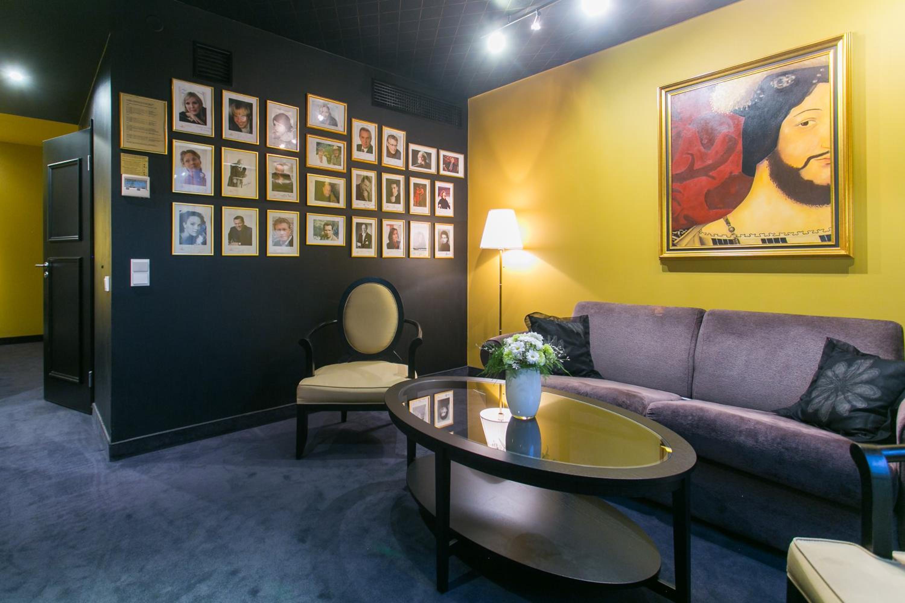 Modern Opera Suite - Photo 7