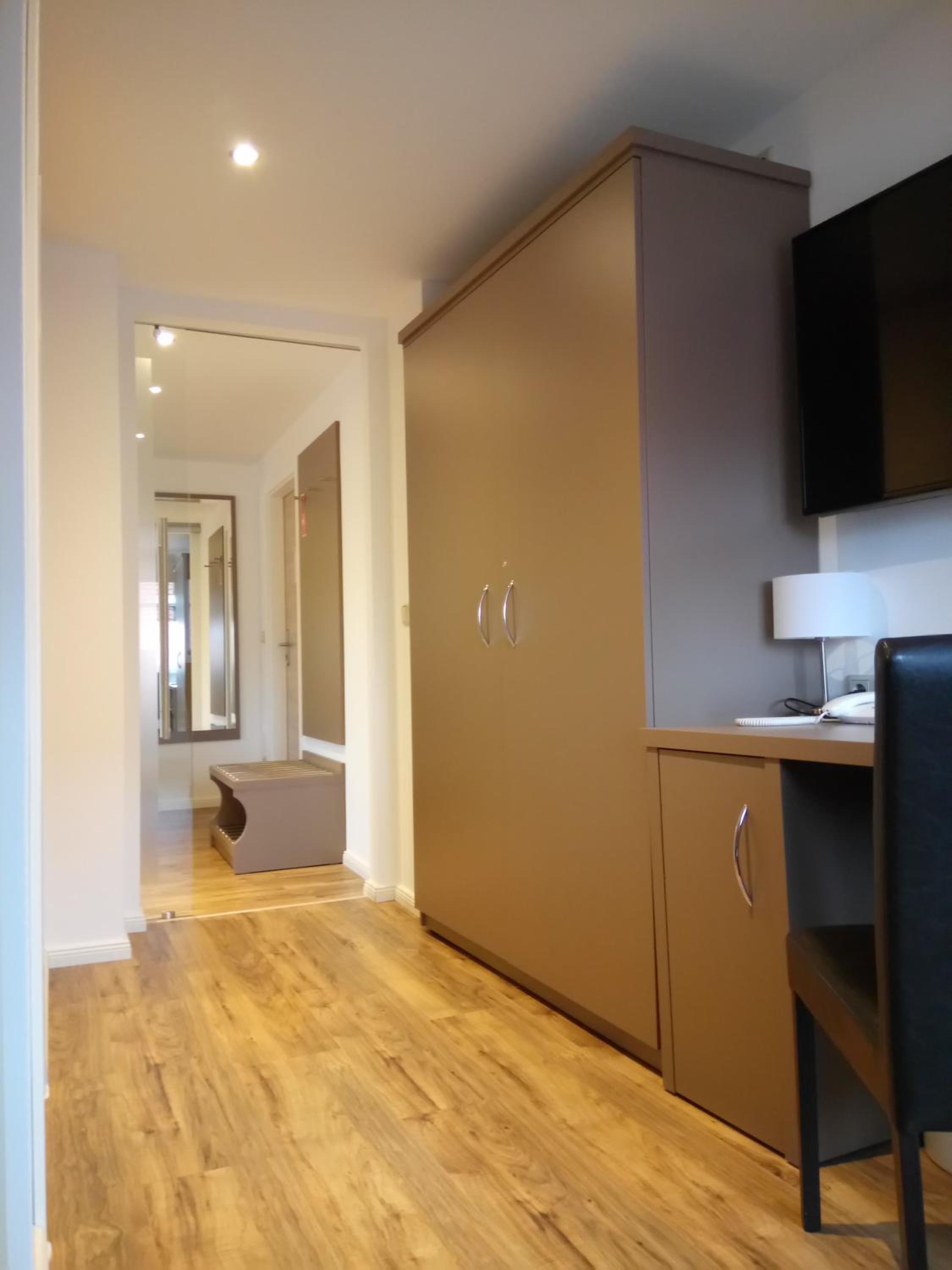 Suite - Photo 9