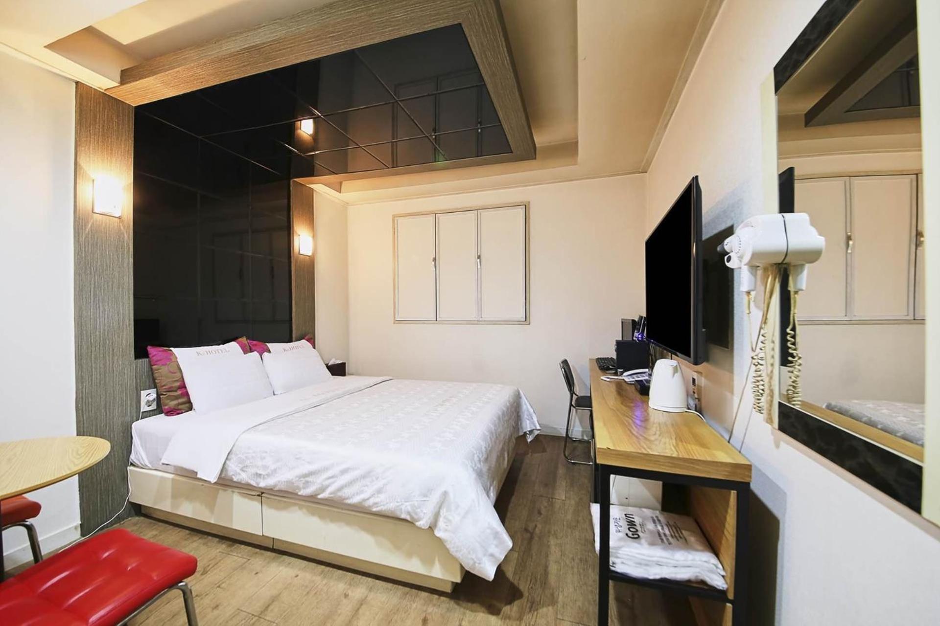 Standard Double Room - Photo 8