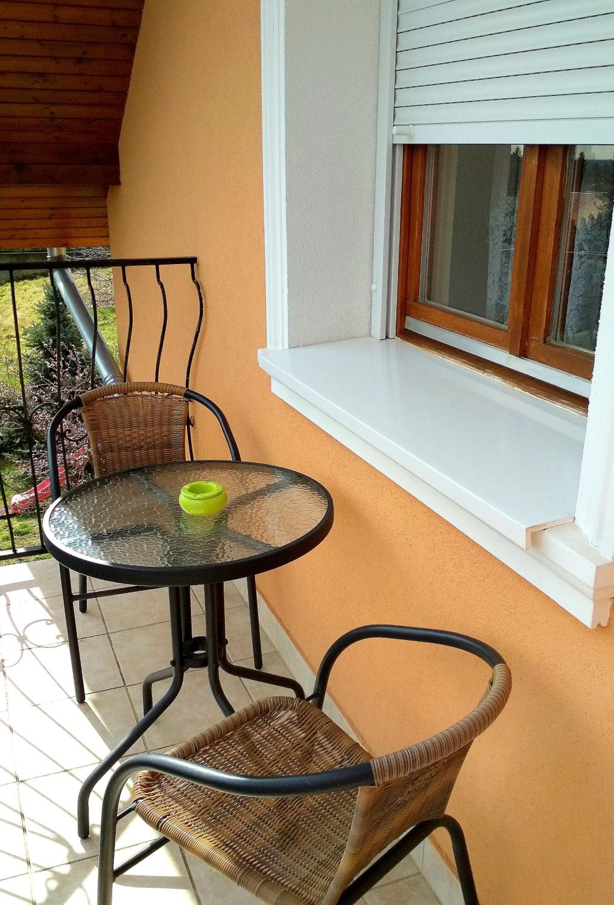 Apartment with Balcony photo 3
