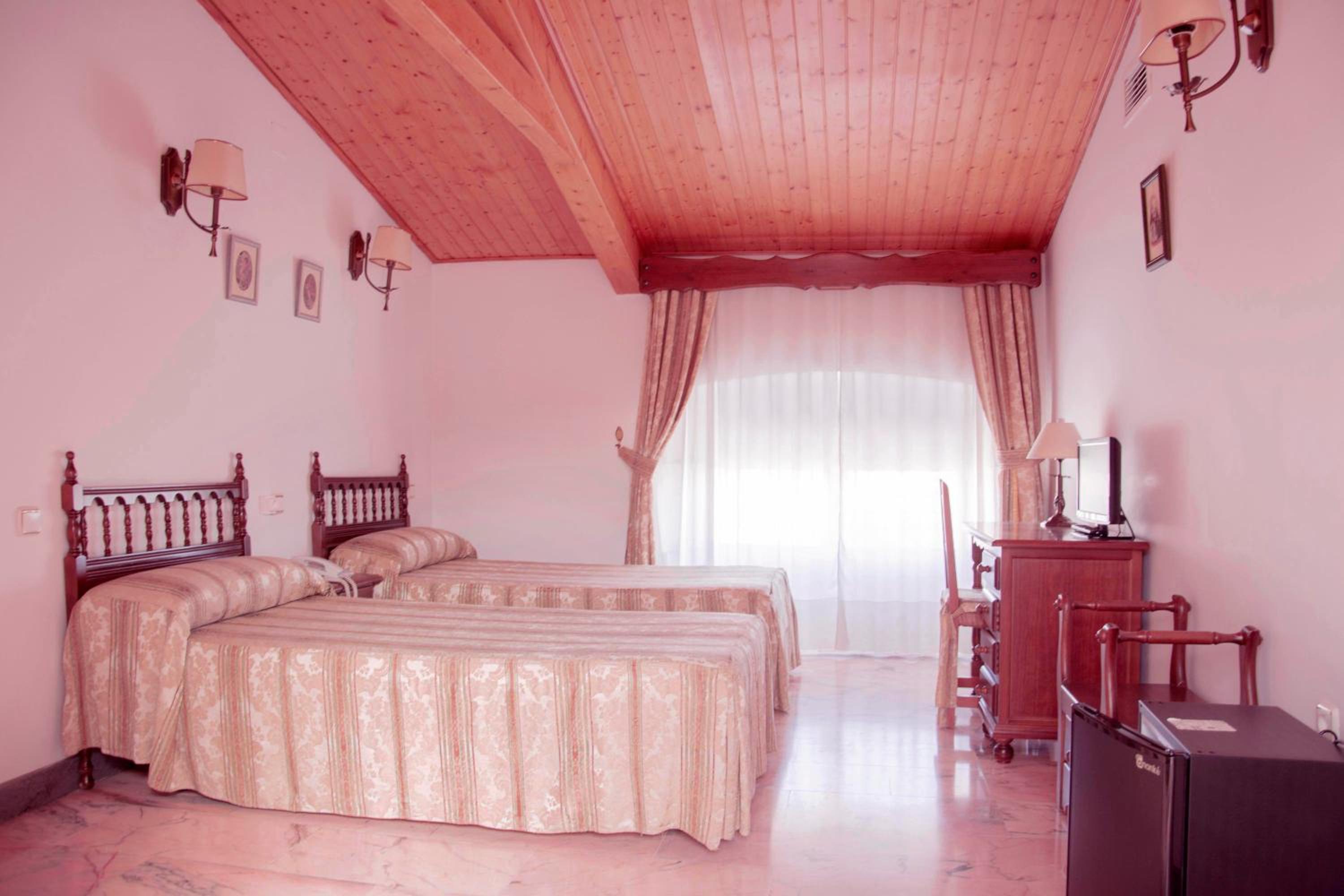 Habitación Doble con cama de 90cm