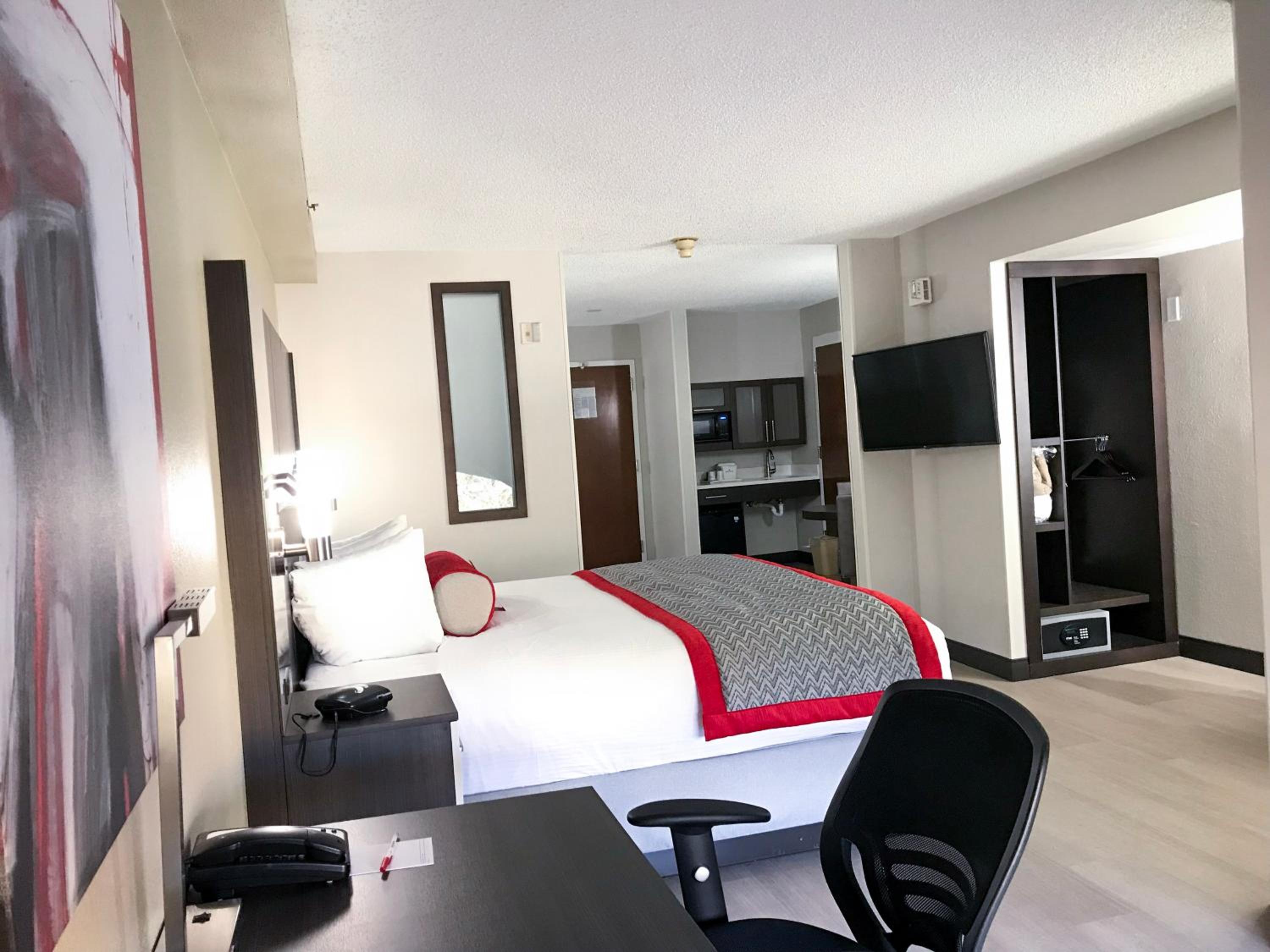 King Studio Suite - Mobility Access/Non-Smoking