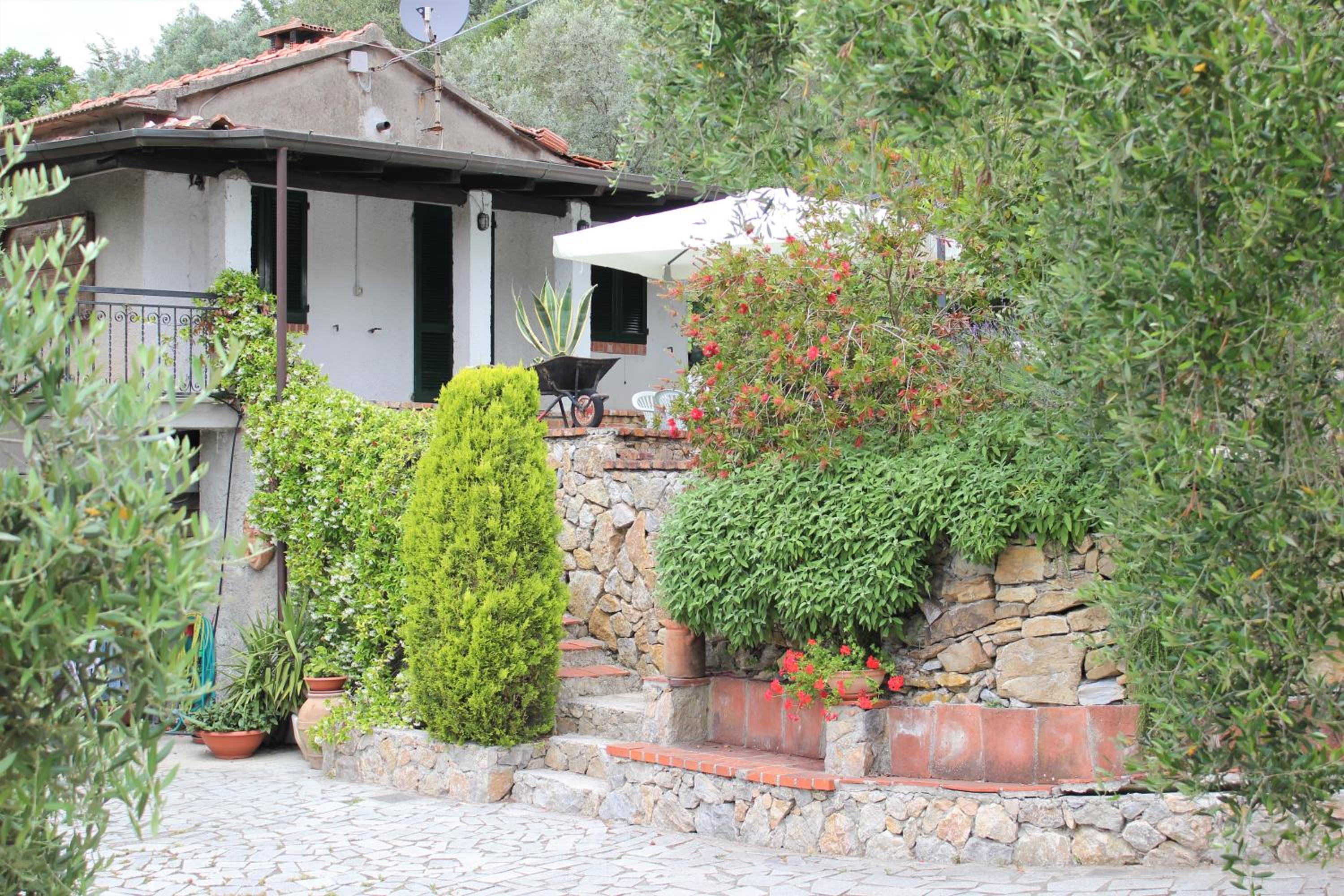 One-Bedroom House - Photo 12