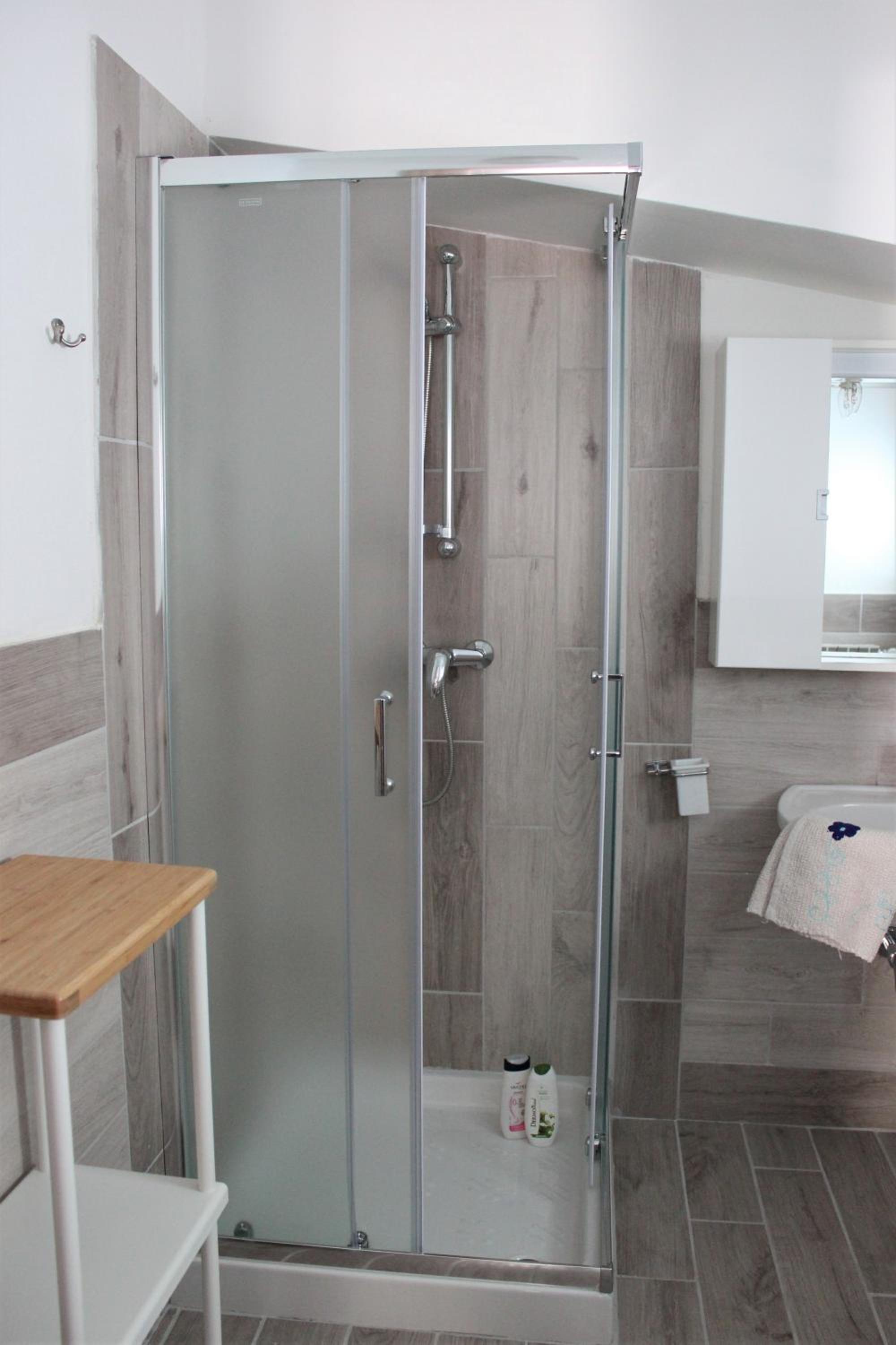 One-Bedroom House - Photo 13
