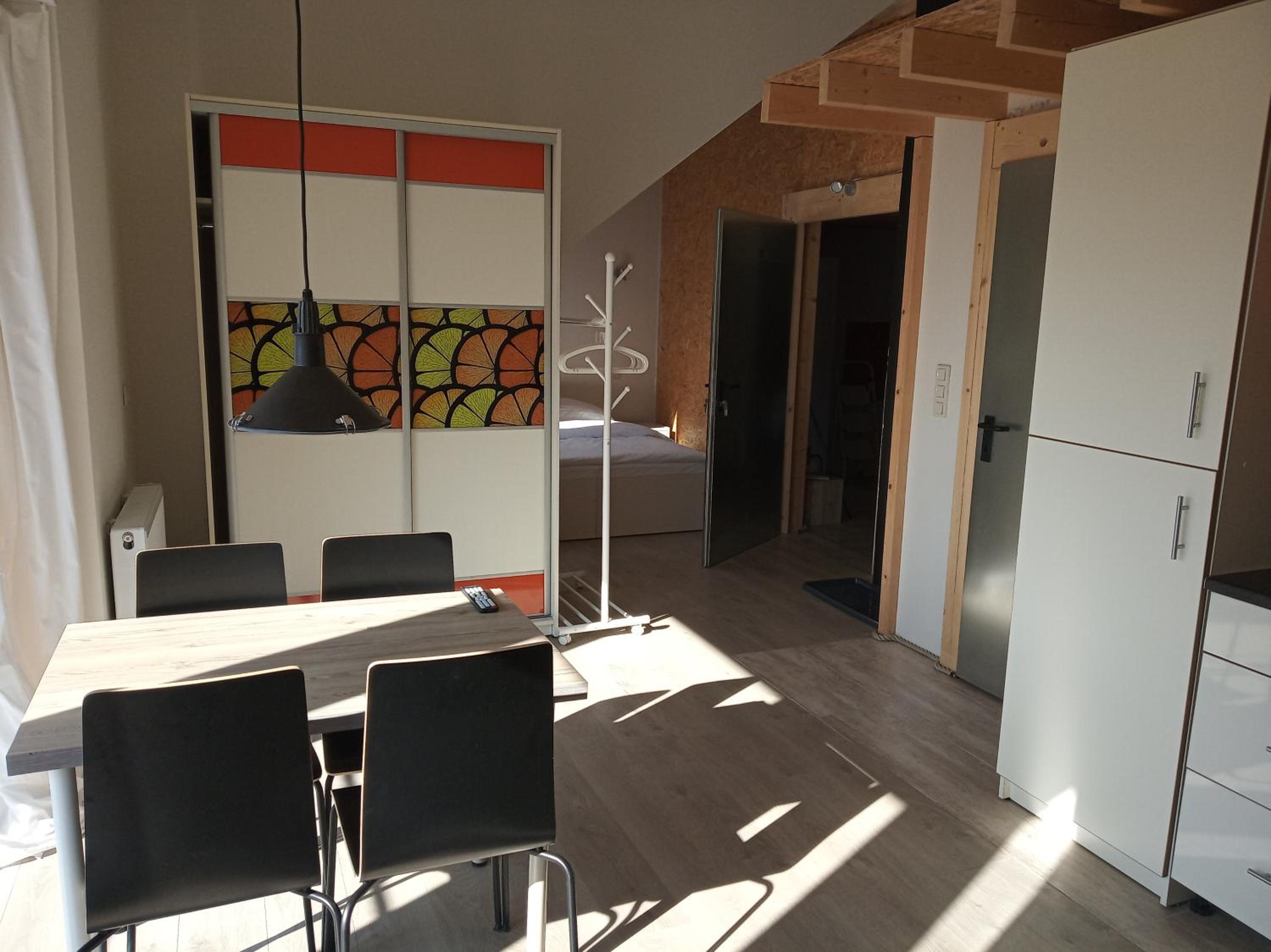 Studio Apartment - Photo 16