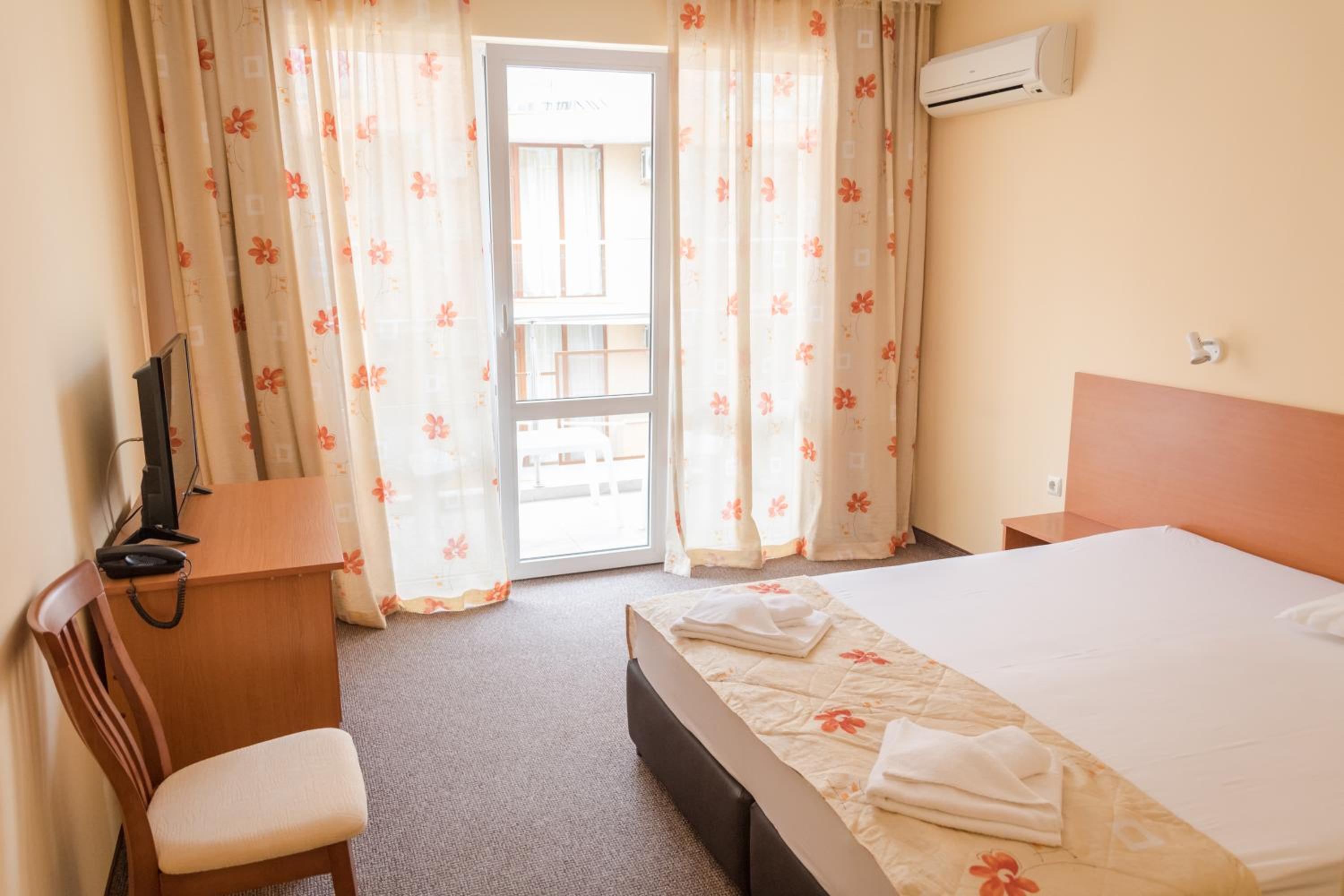Single Room with Balcony photo 3