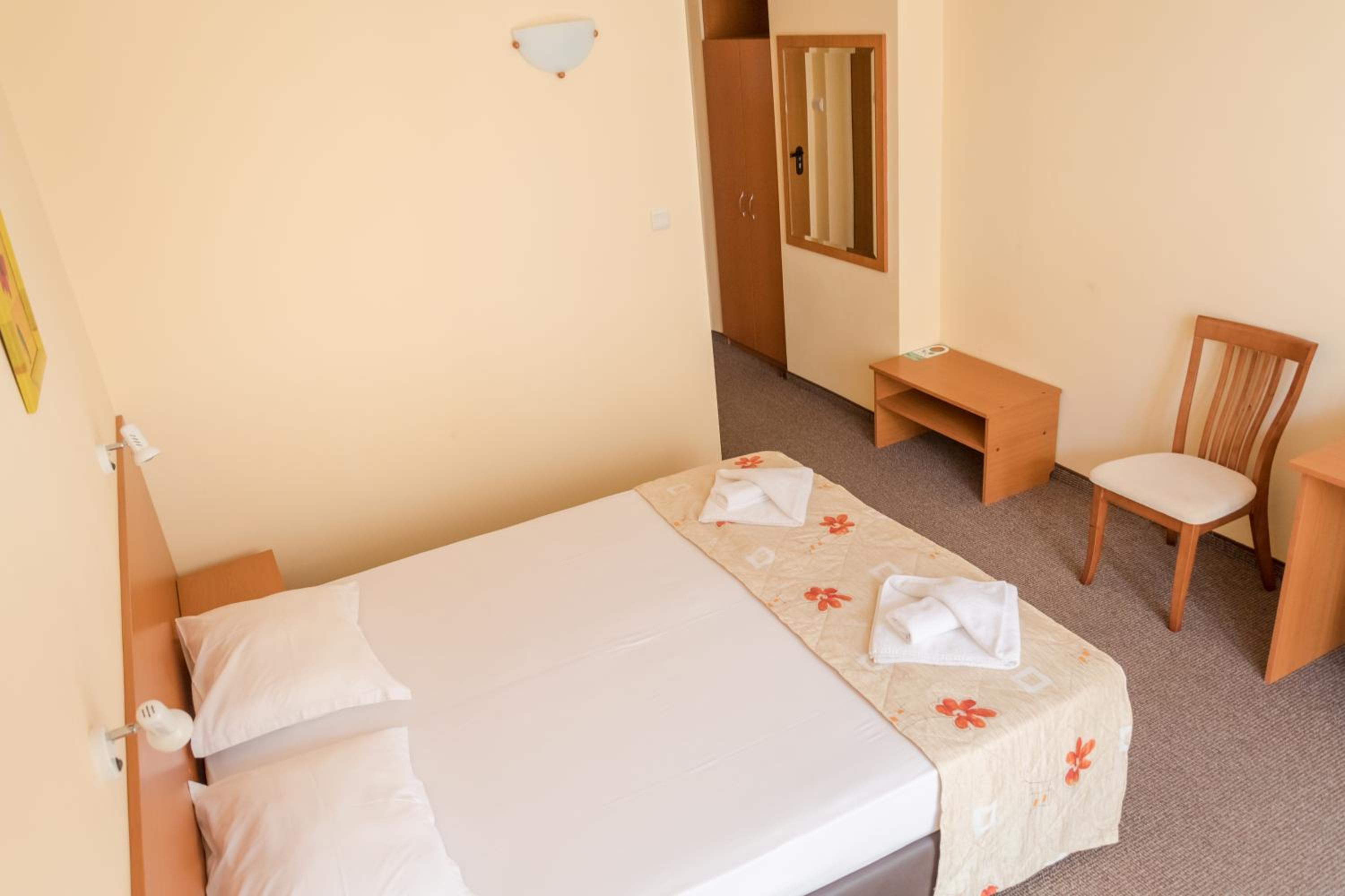 Double or Twin Room with Balcony photo 2