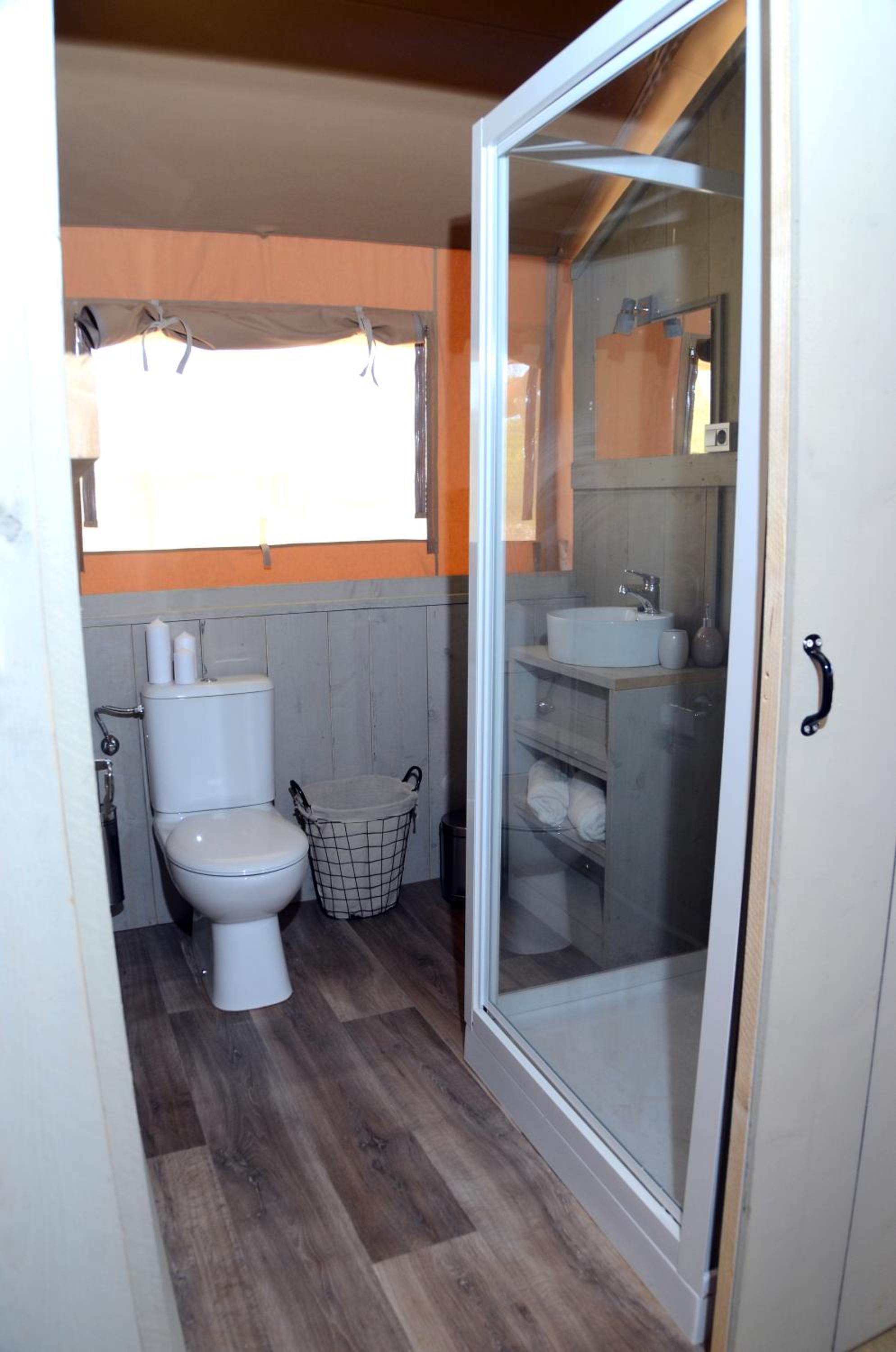 Glamping Tent - Photo 9