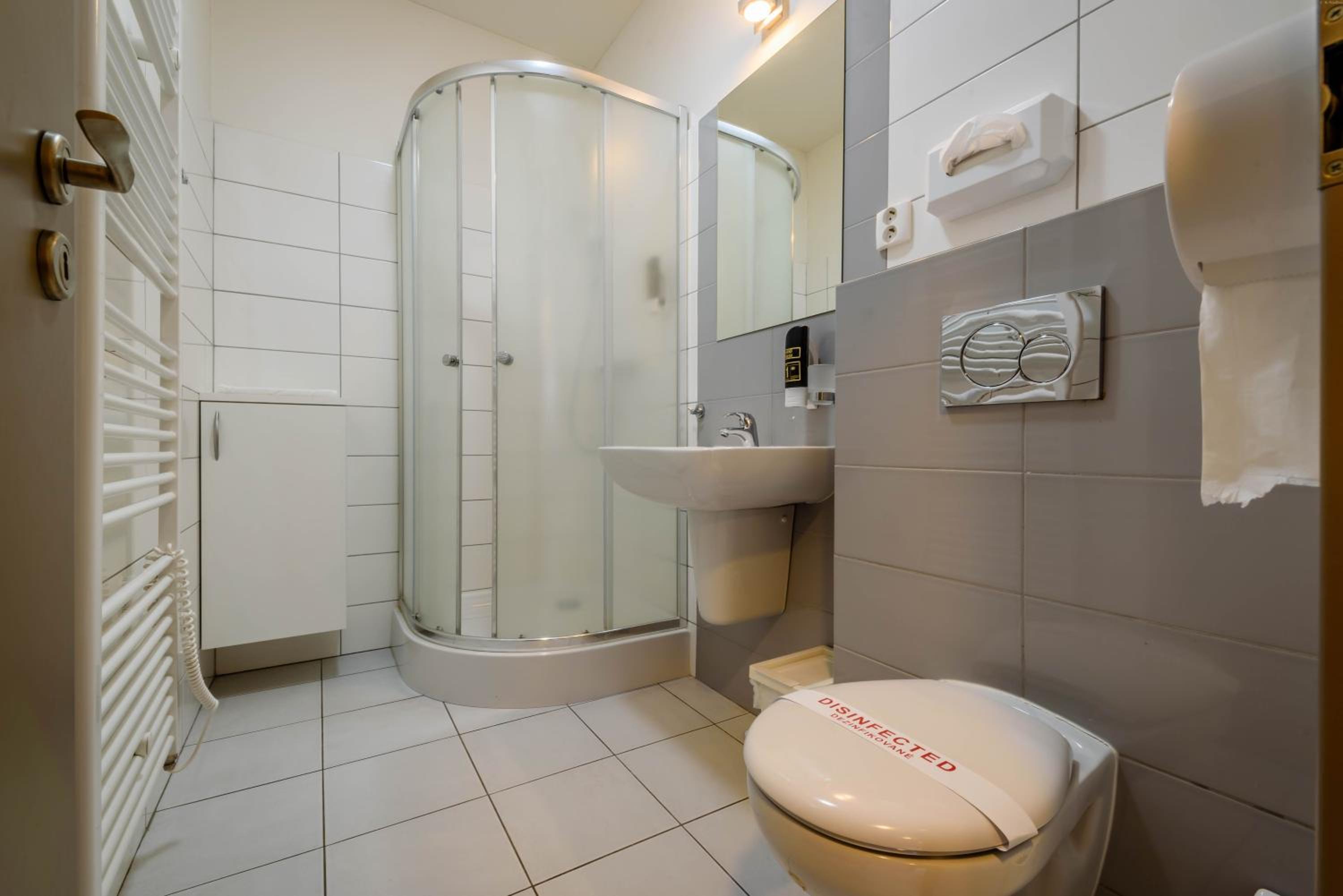 Studio Apartment - Photo 9