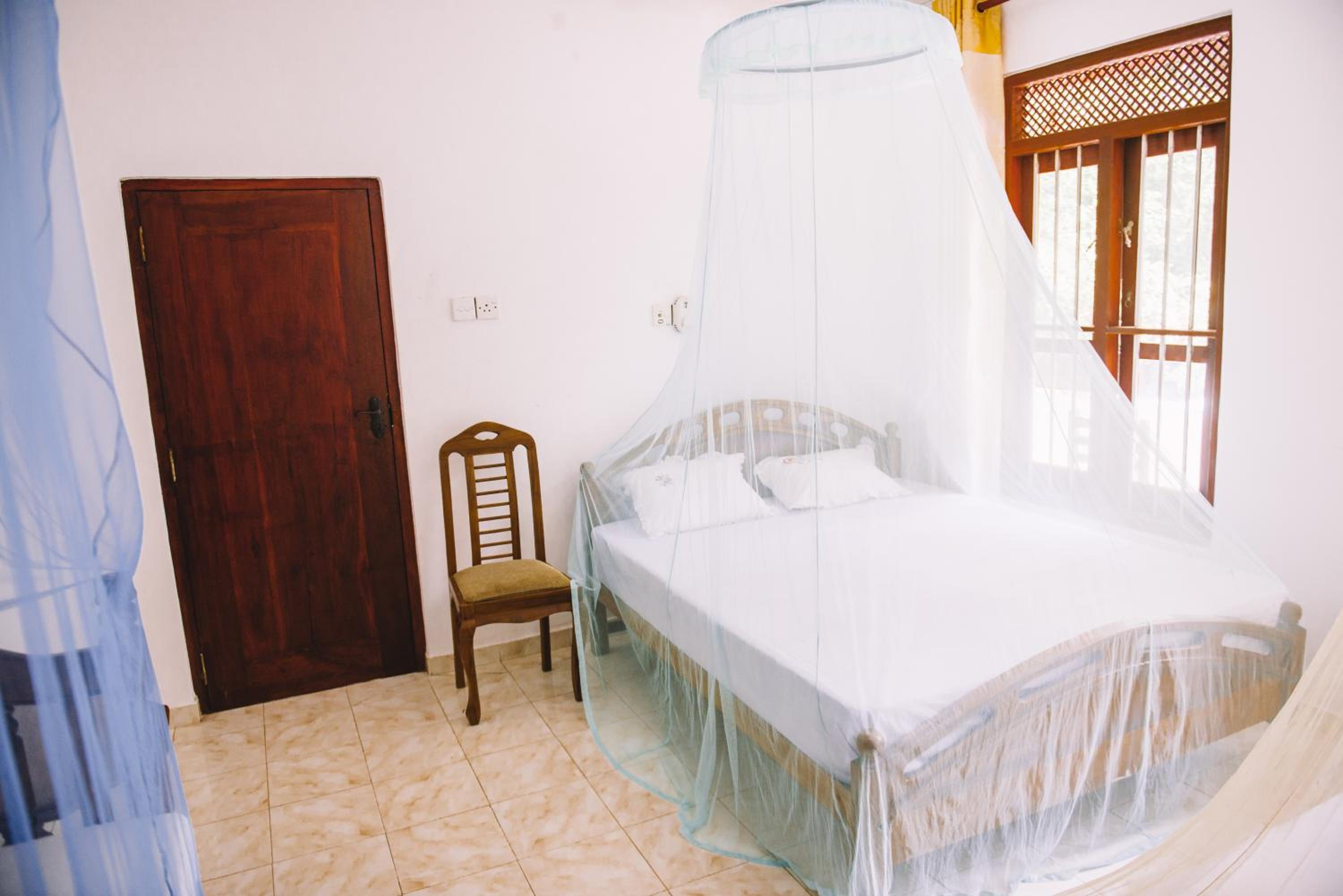 Standard Queen Room photo 3