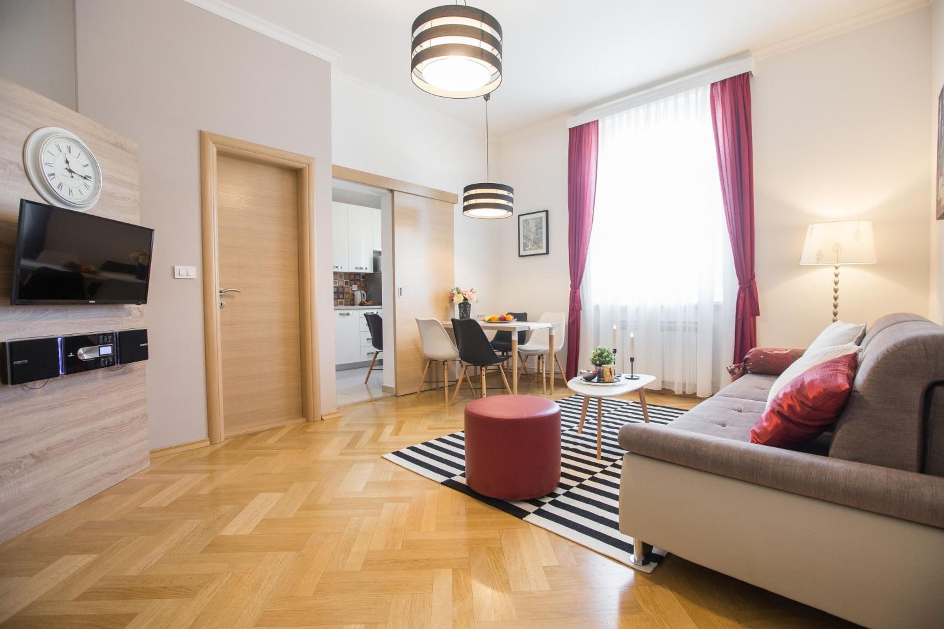 Deluxe Apartment