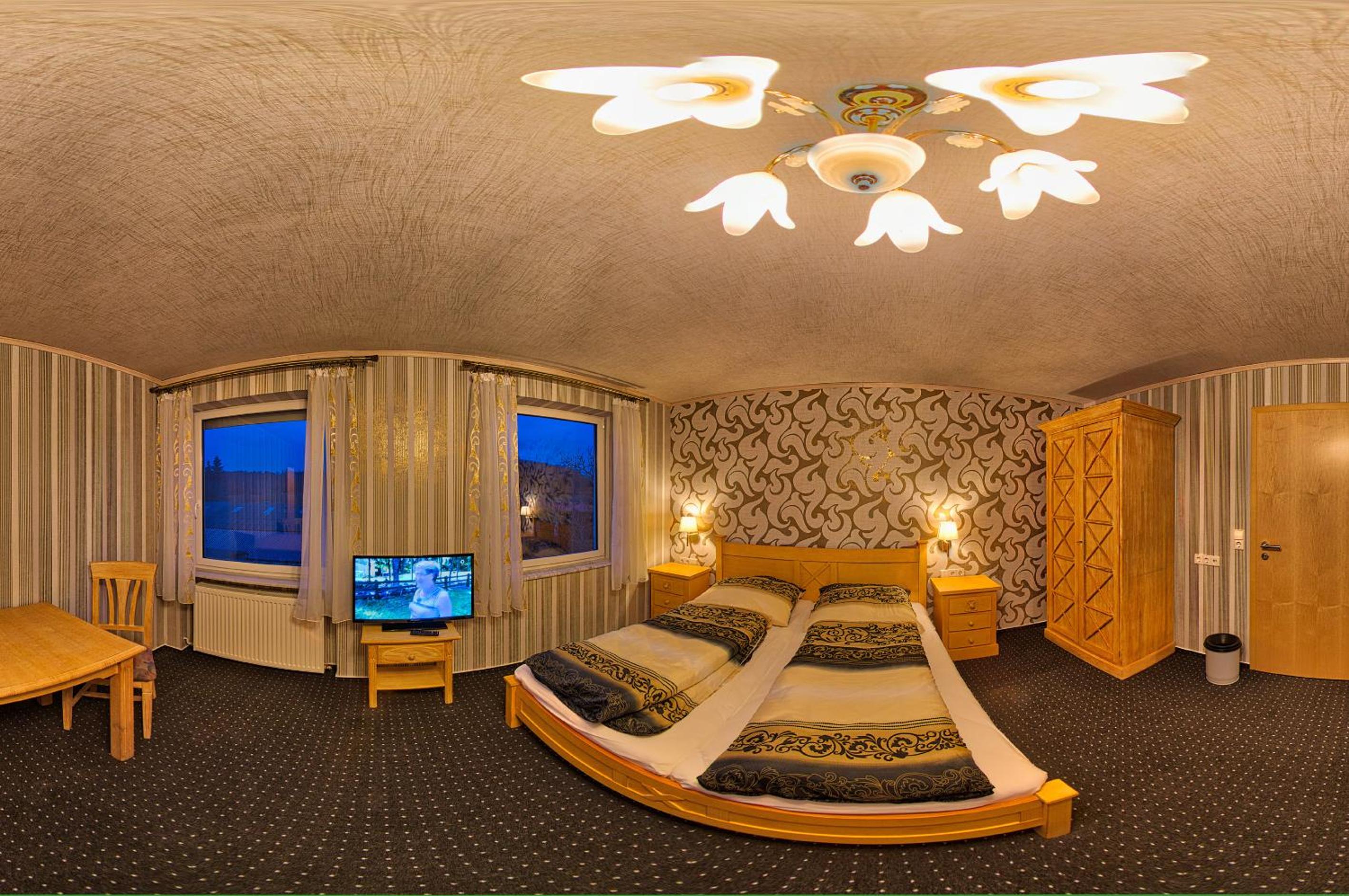 Double Room with Private Bathroom - Photo 3