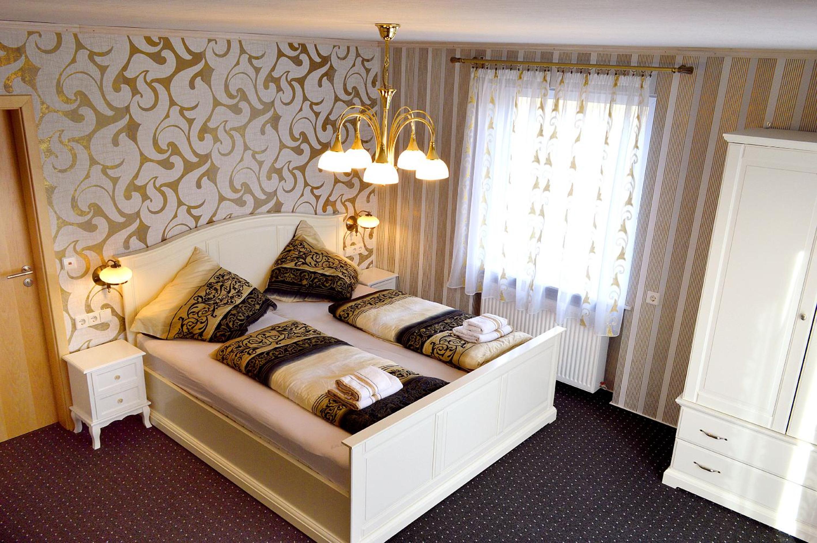 Double Room with Private Bathroom - Photo 4