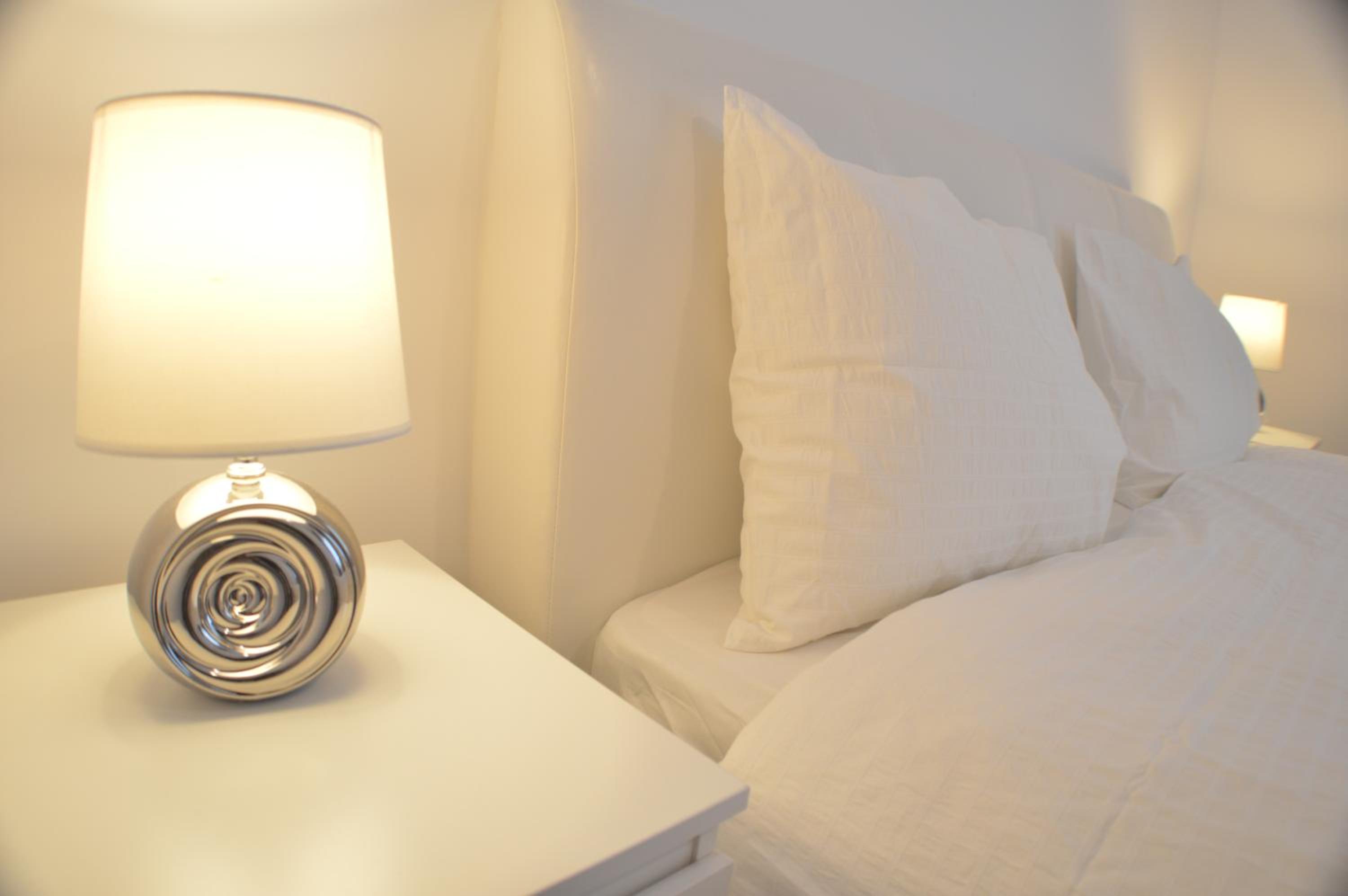One-Bedroom Apartment - Photo 1