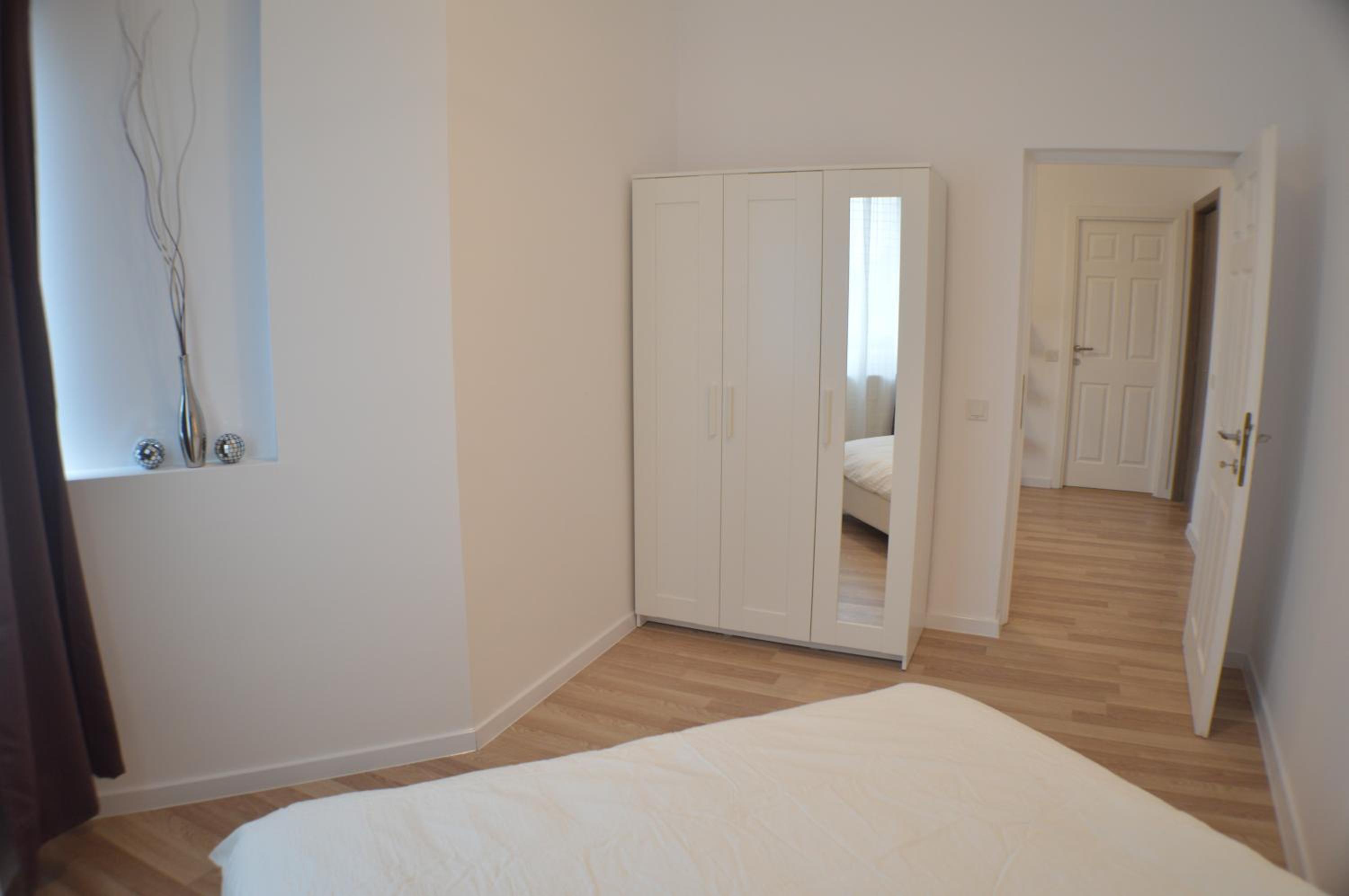 One-Bedroom Apartment - Photo 8