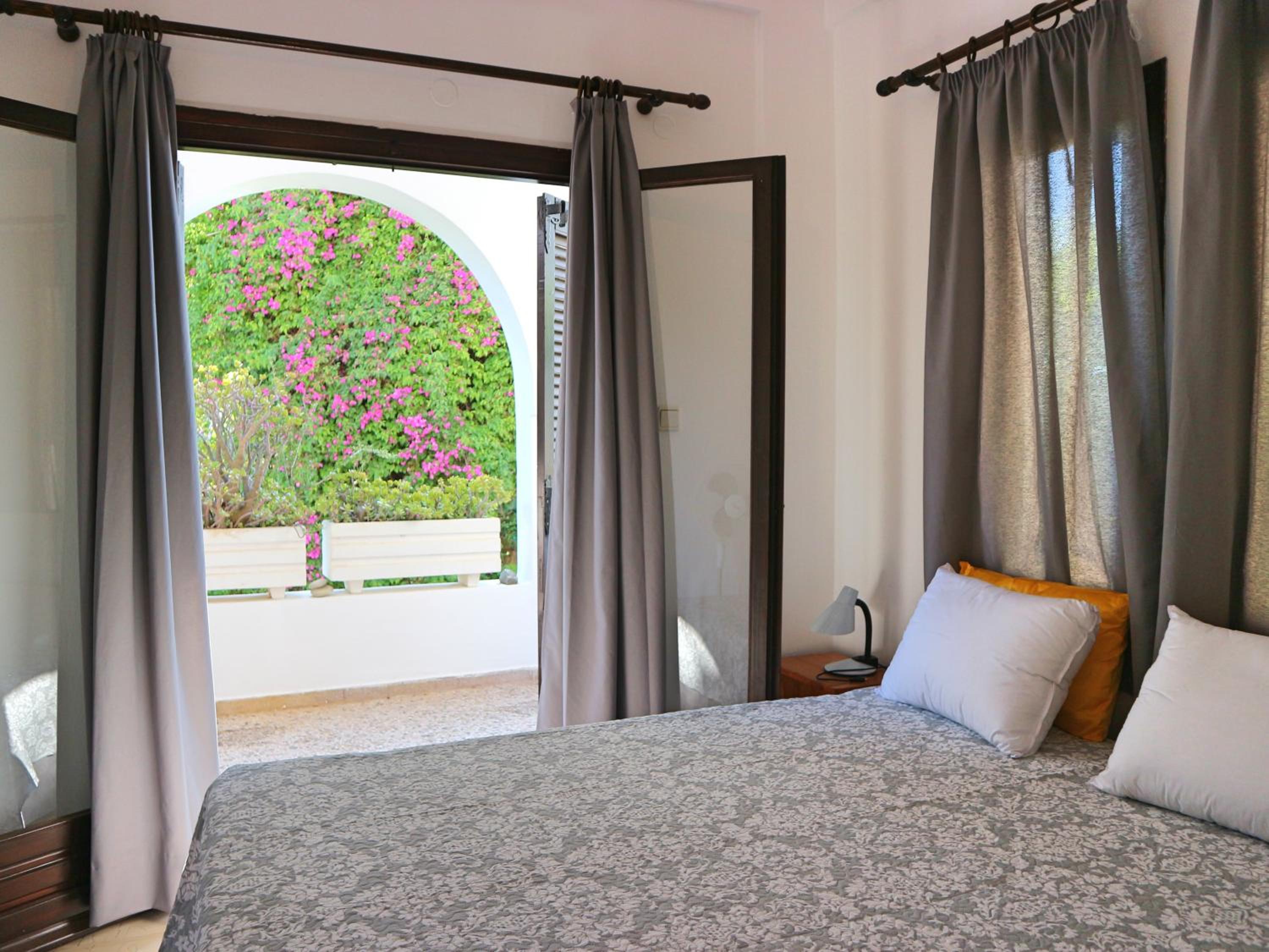 Apartment with Balcony - Photo 1