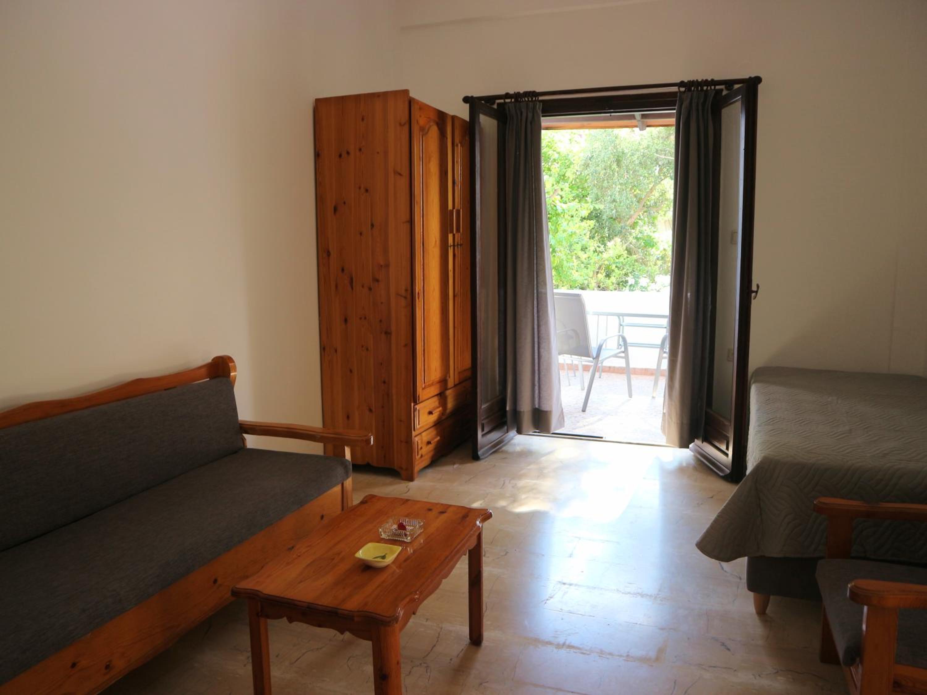 Apartment with Balcony - Photo 10