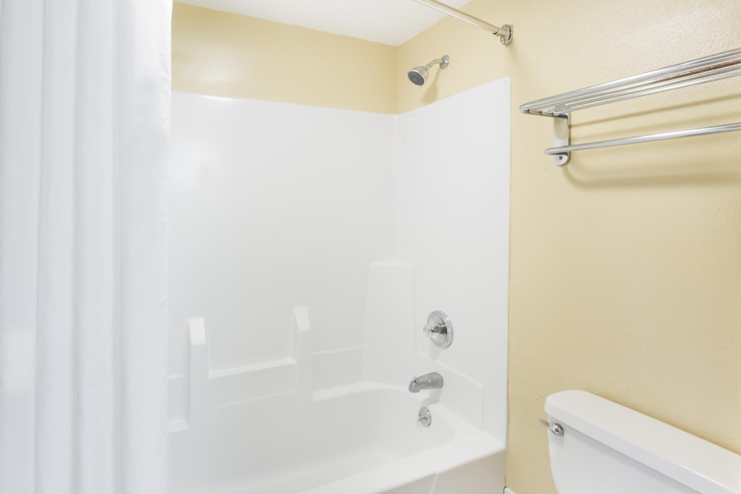 Studio Suite with Two Queen Beds - Non-Smoking photo 2
