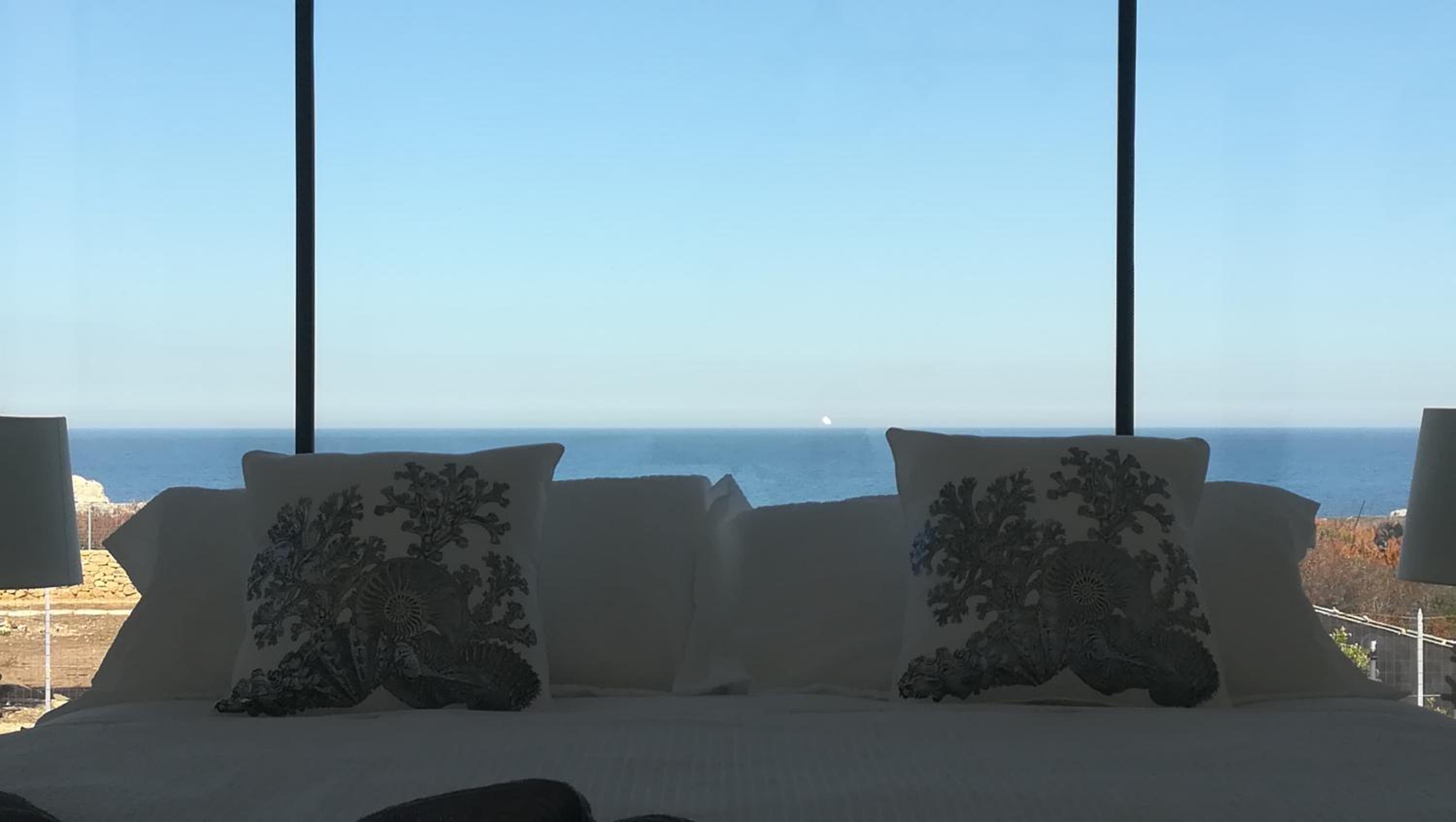 Queen Room with Sea View - Photo 2