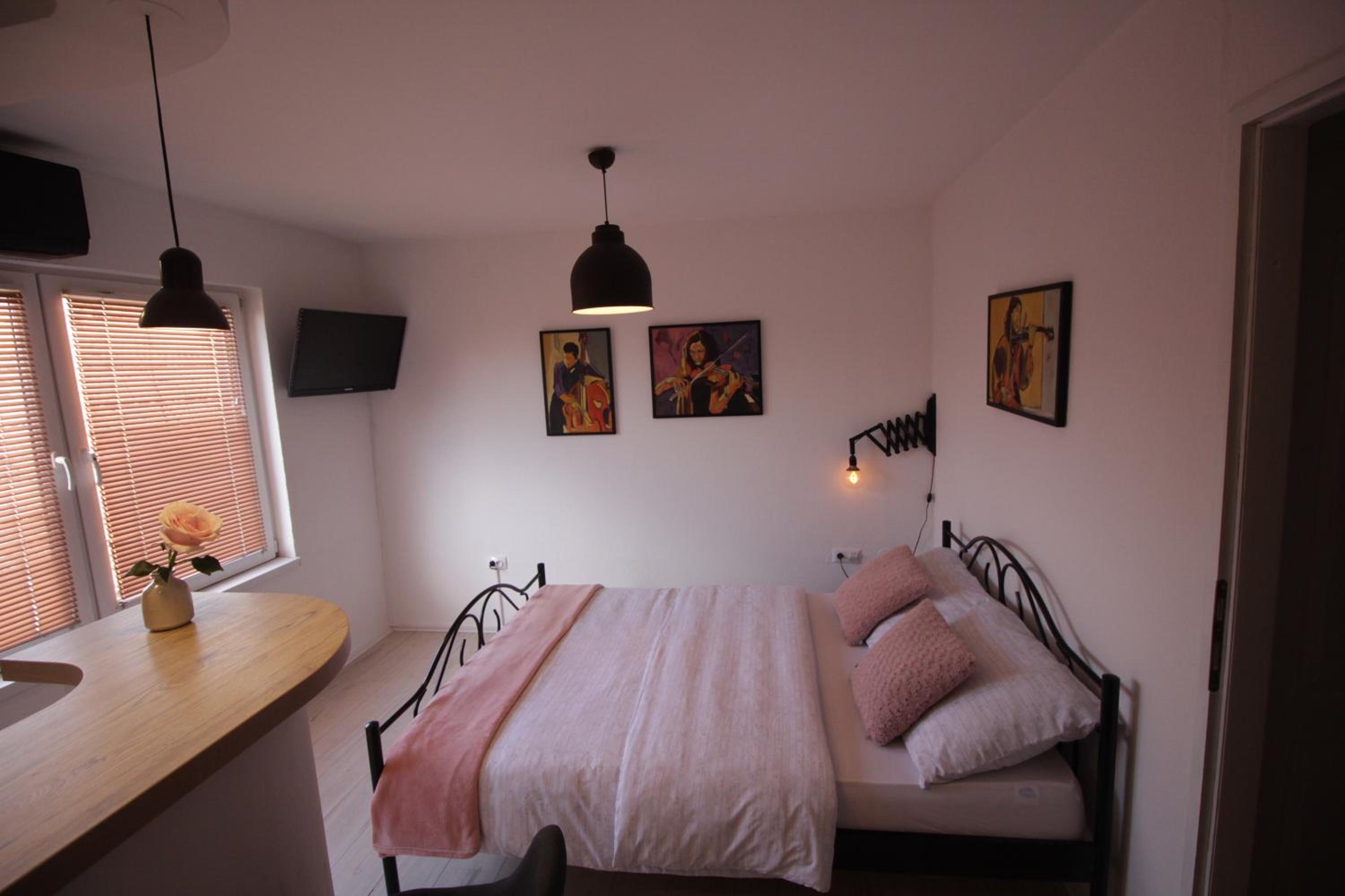 Studio Apartment photo 2
