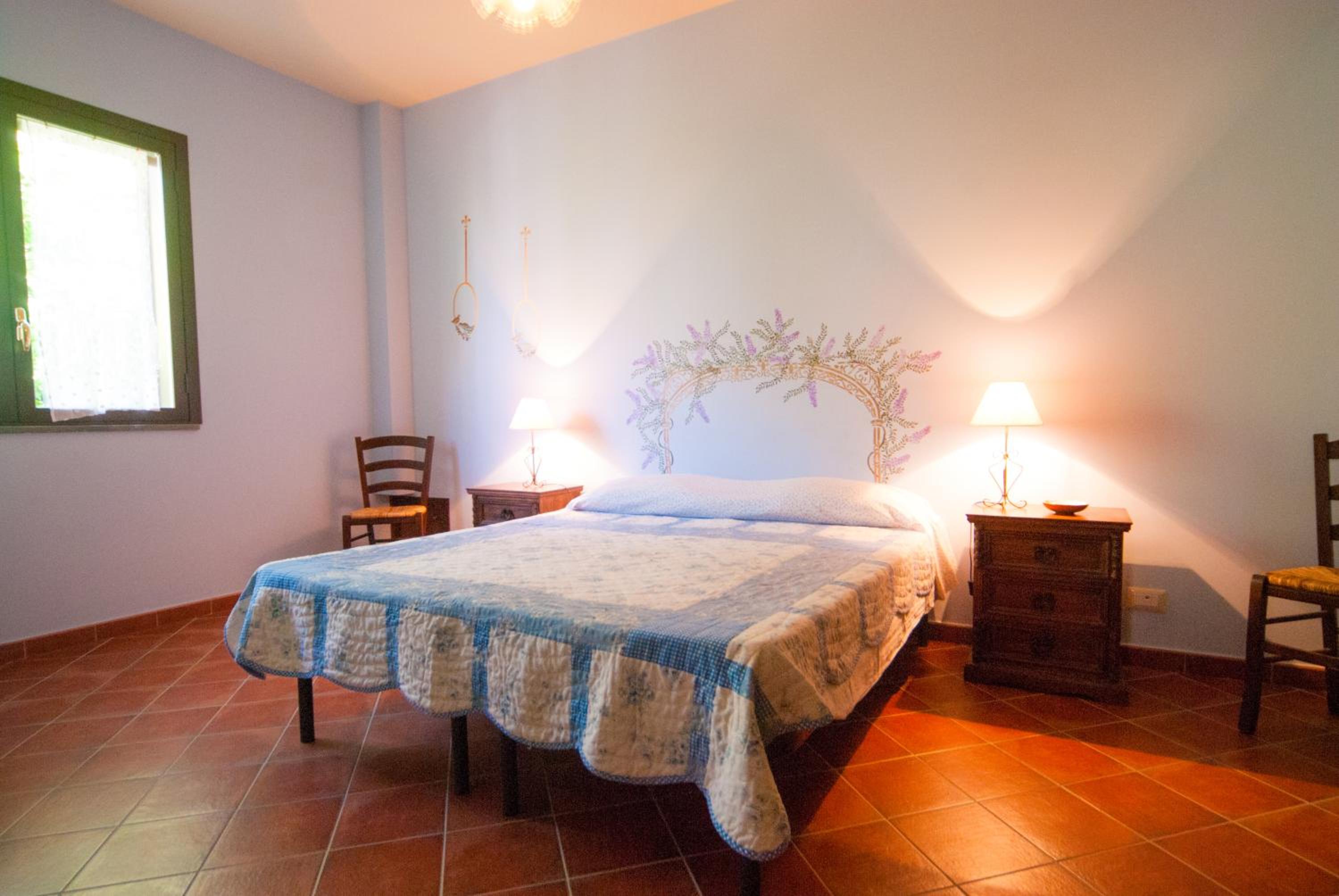 Large Double Room photo 1