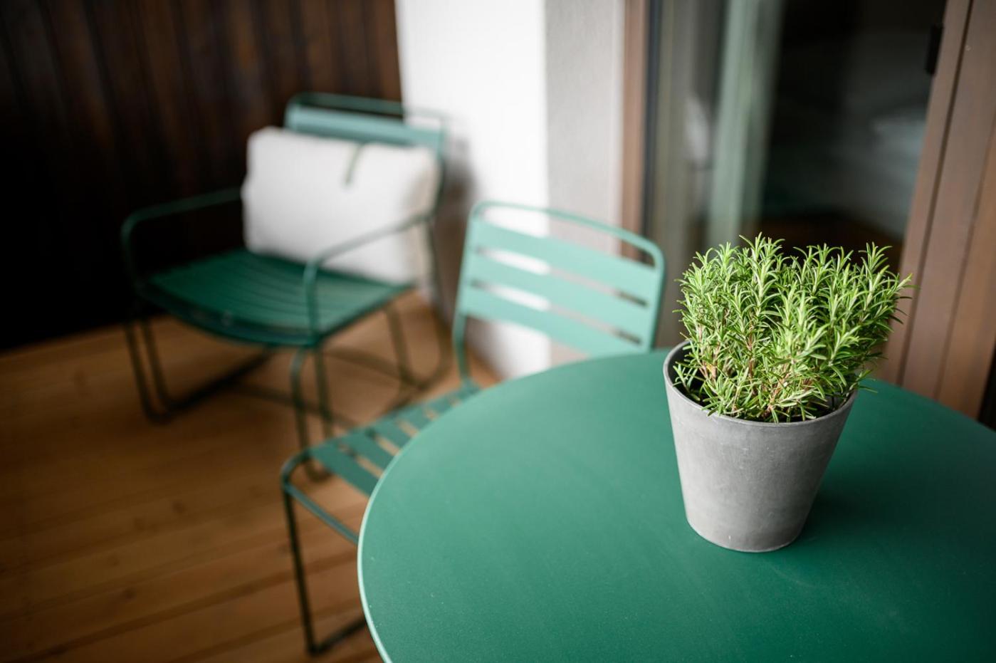 Apartment with Balcony photo 2