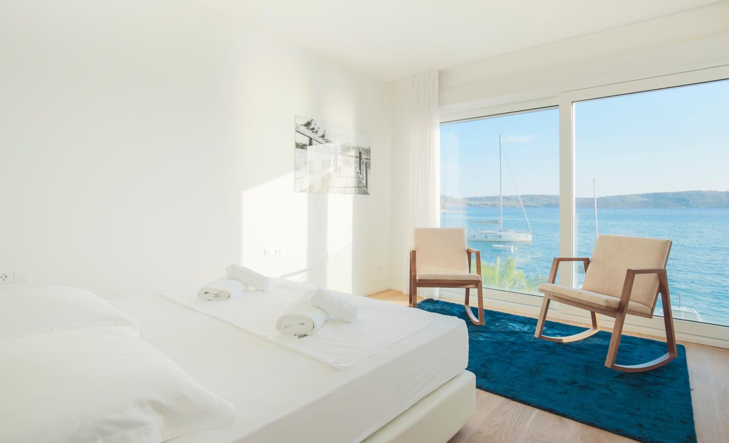 Five-Bedroom Villa with Sea View - Beach Front