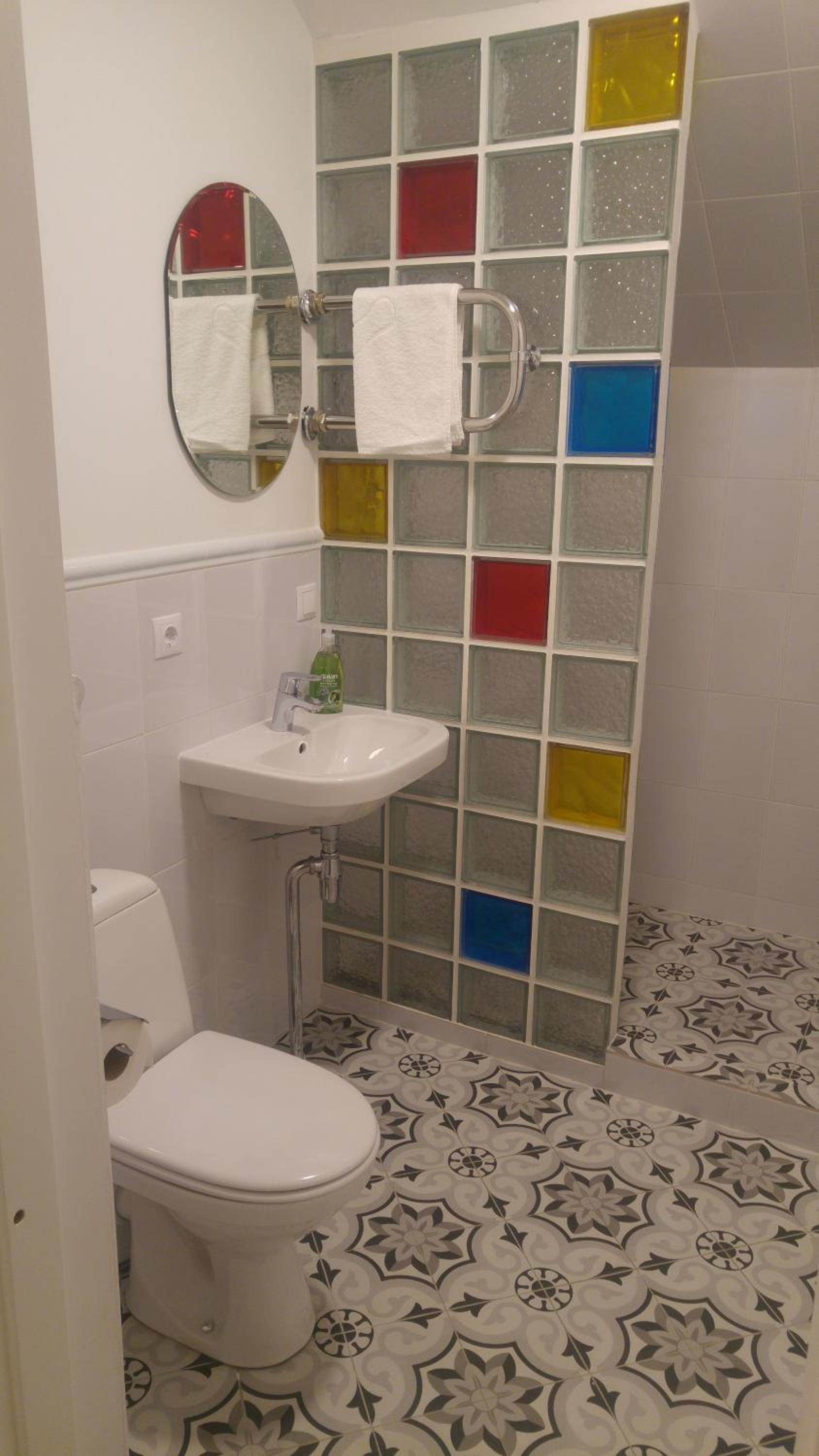 Quadruple Room with Balcony - Photo 3