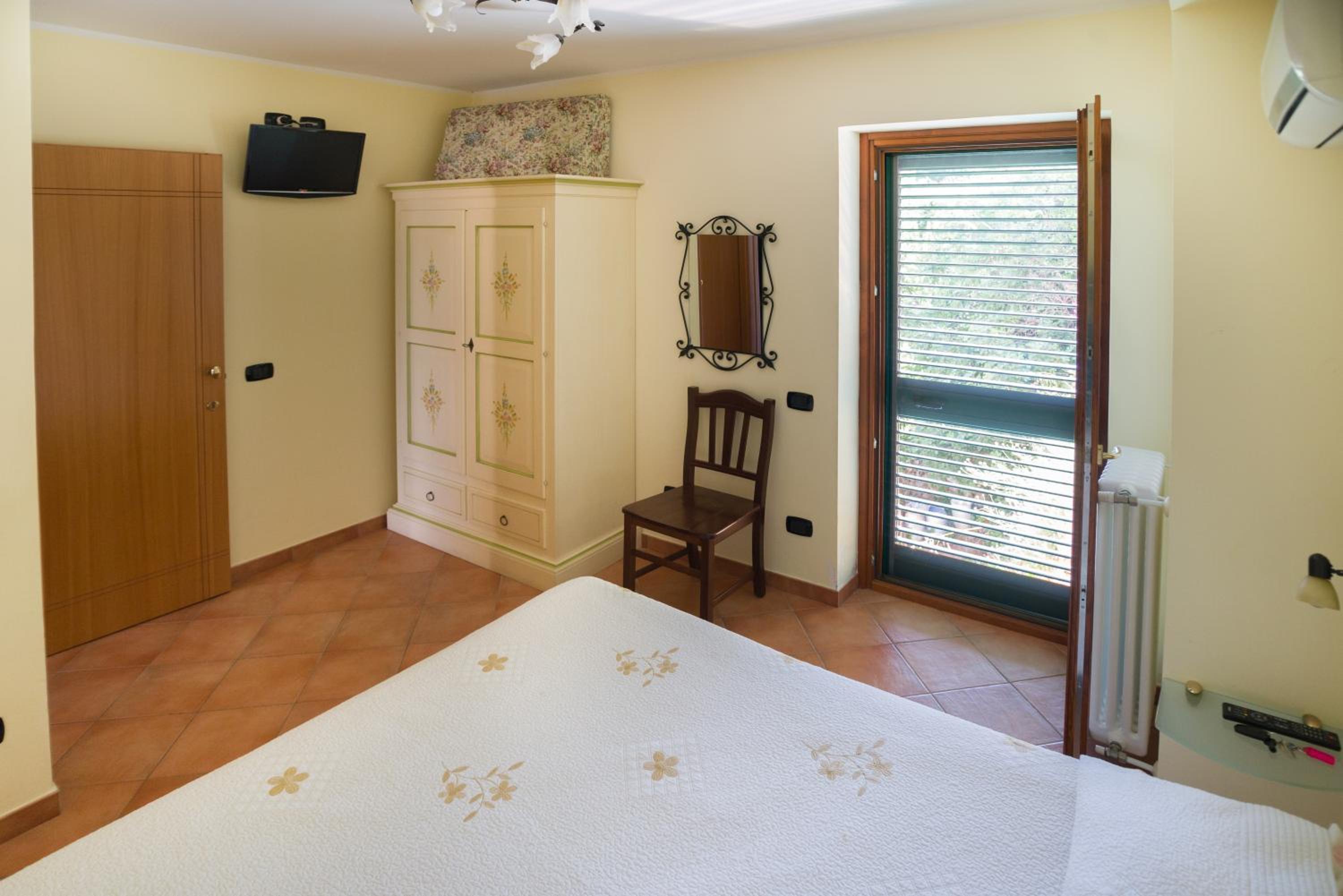 Double Room with Mountain View