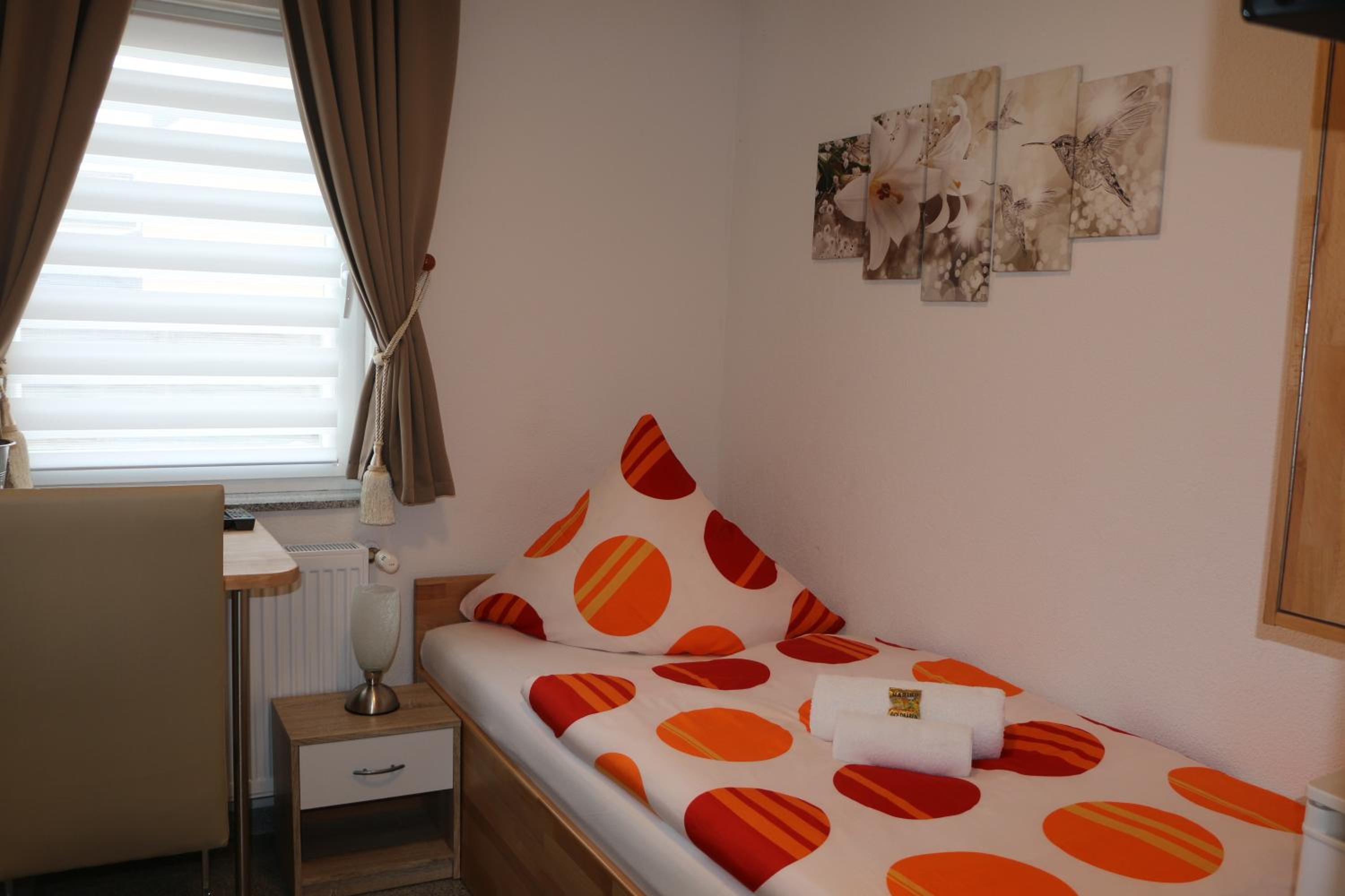 Single Room with Shared Bathroom photo 1
