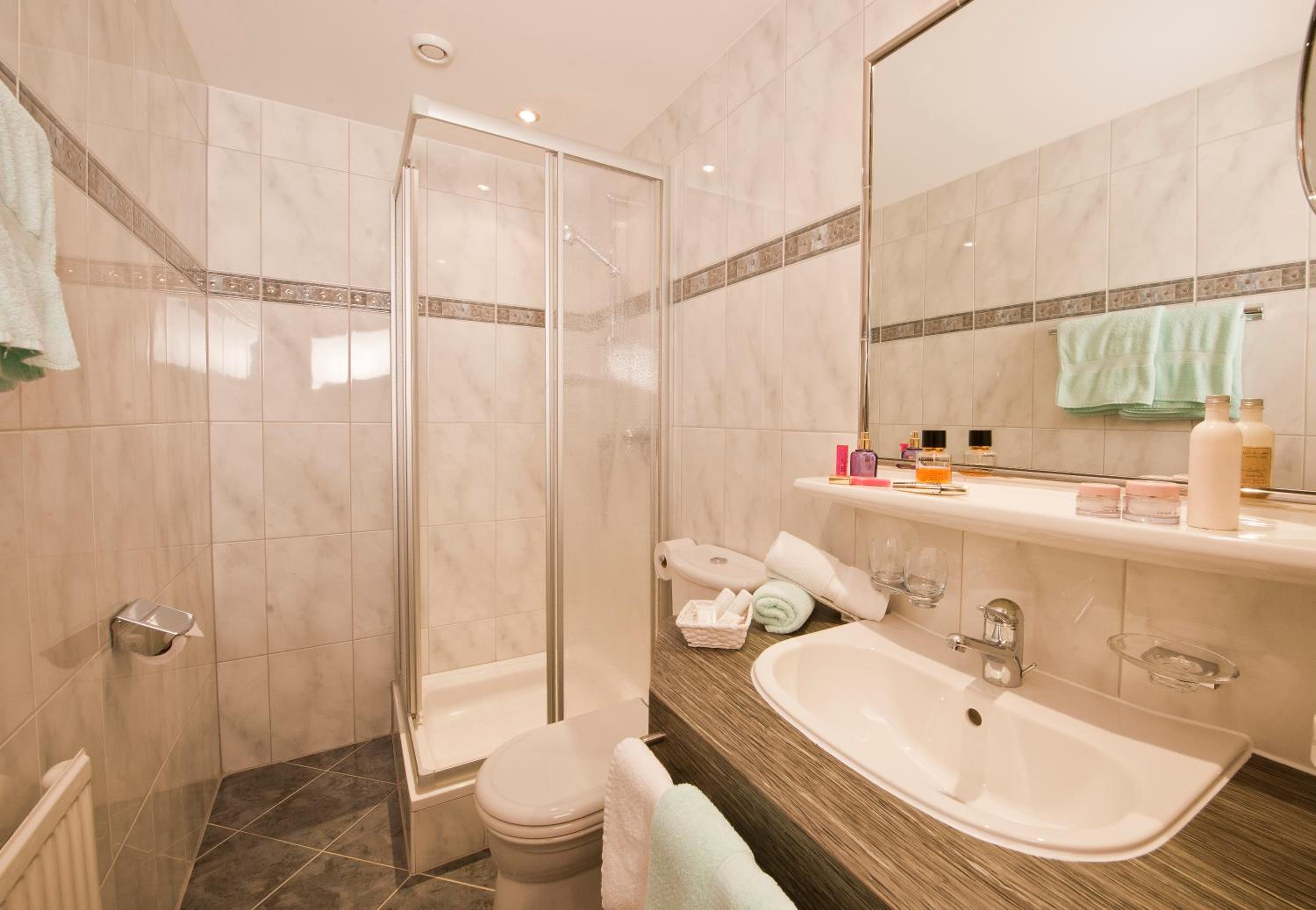 Double Room with Extra Bed photo 1